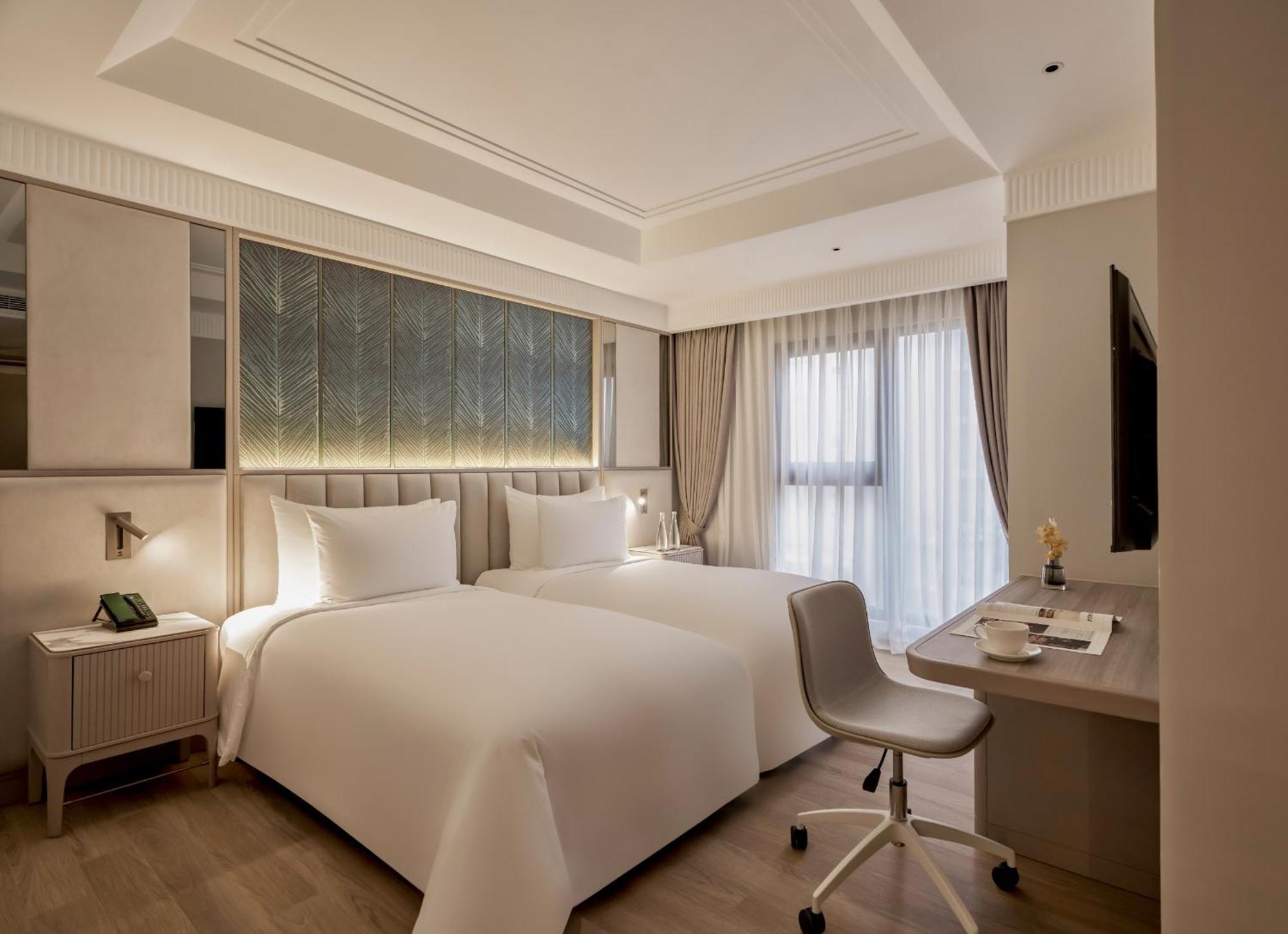 La Siesta Premium Saigon Khách sạn