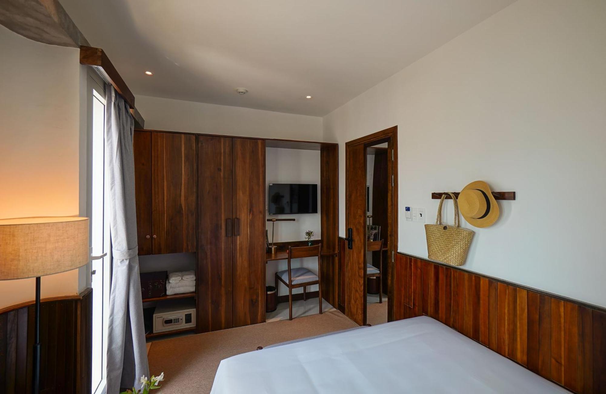 Khách sạn Nexus House Nguyen Binh Khiem - Near Saigon Zoo & Botanical Gardens 4*