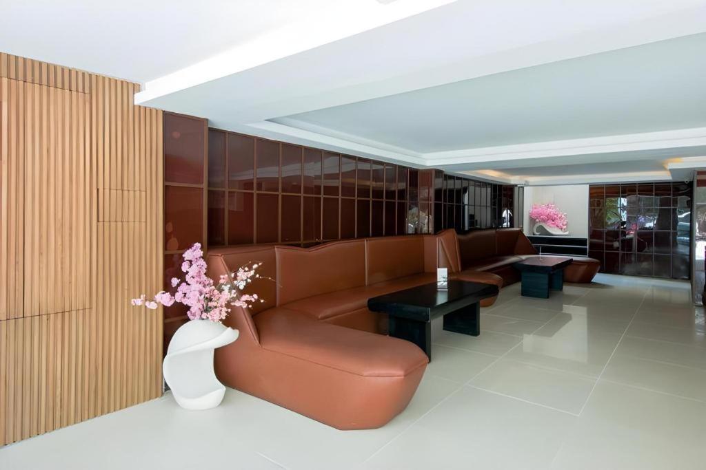 The White 8a Thai Lung Hotel 3*