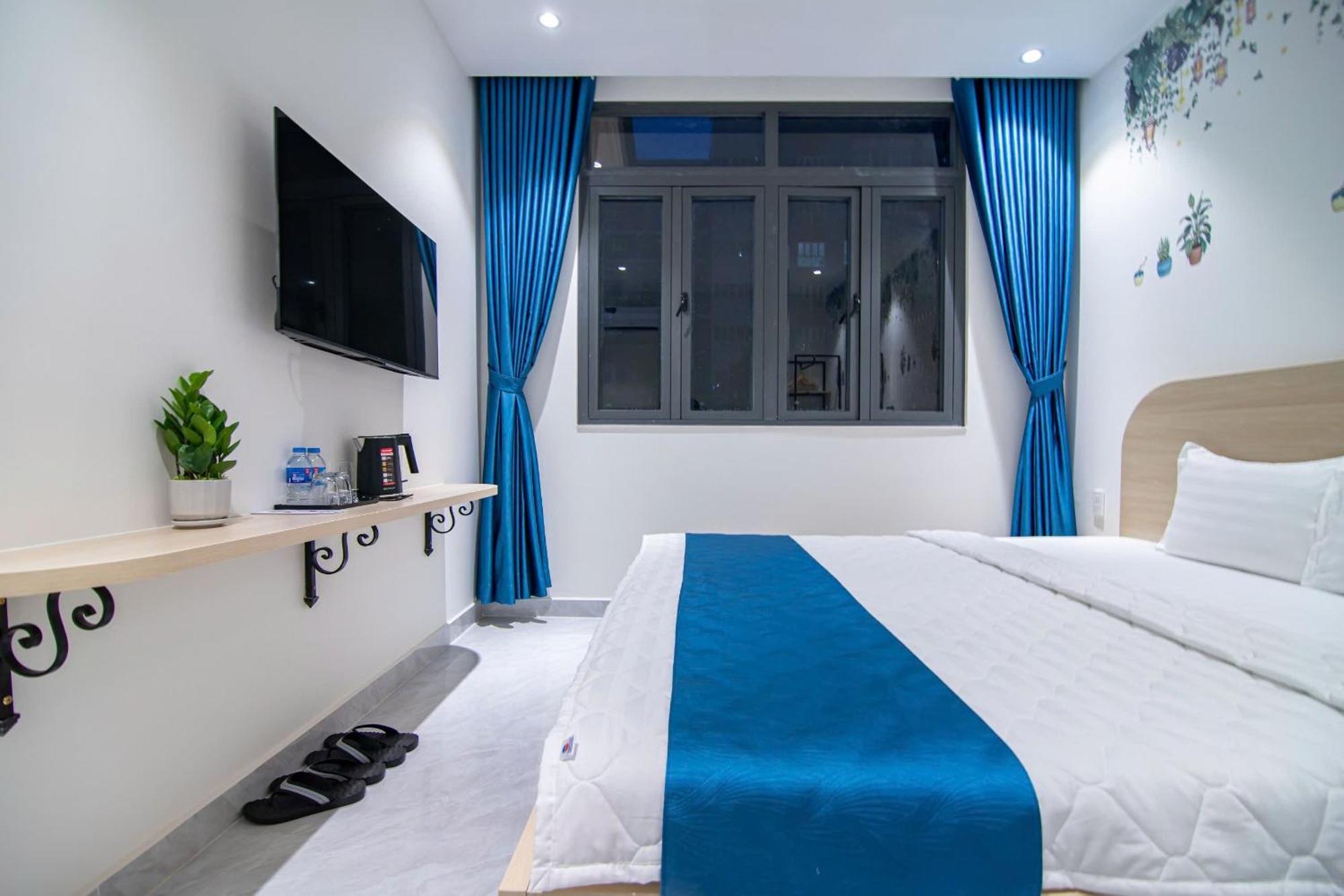 Bin Bin 14 Near Vstar School D7 * Ho Chi Minh City