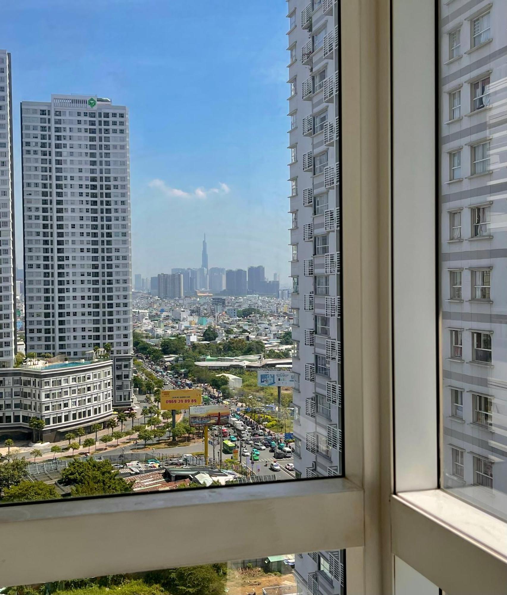 70m2, 1br Netflix, D7 & Landmark81 View Sunrise North Apartment Ho Chi Minh City