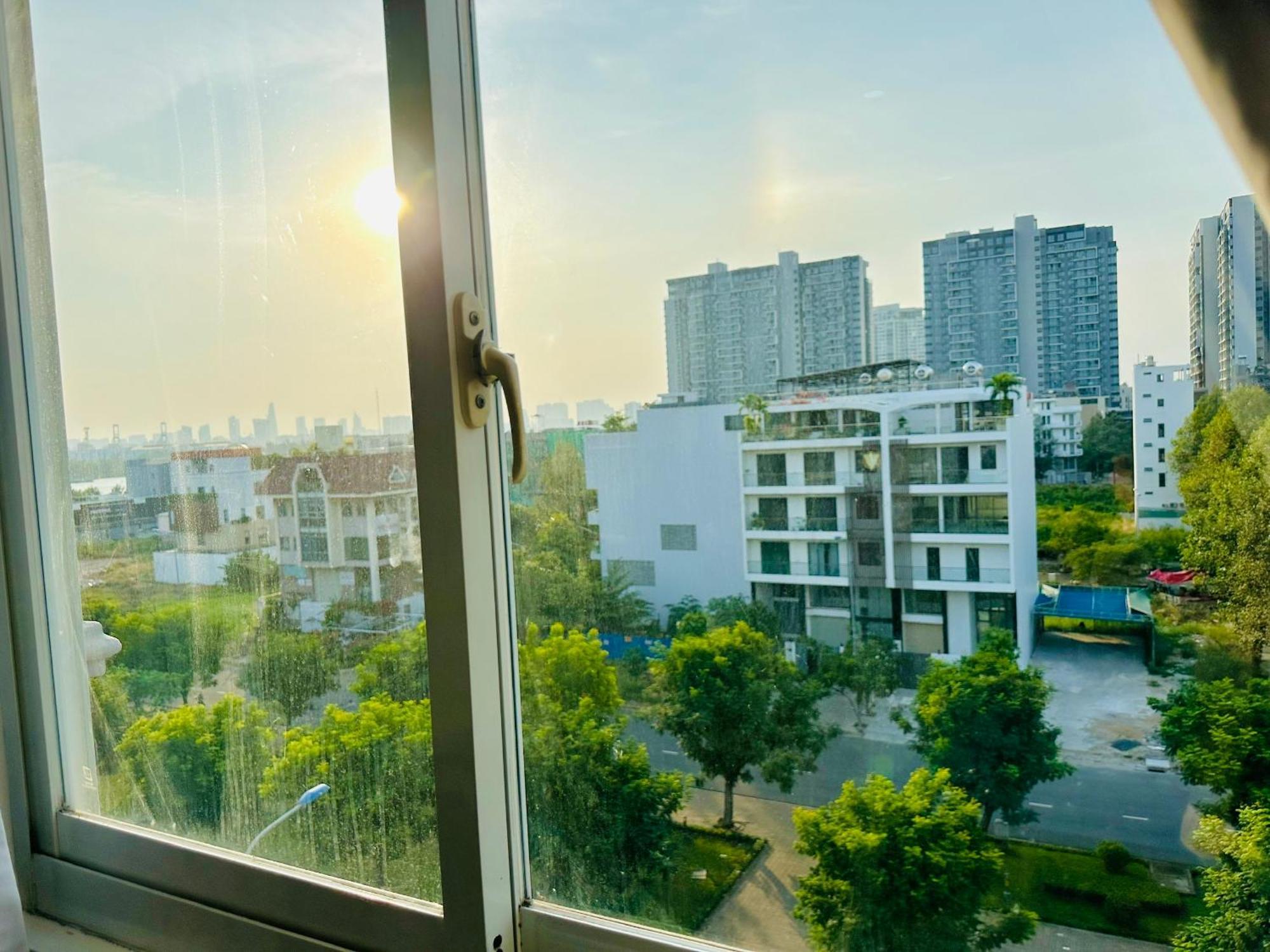 Apartment I Riverside B602 I Sky High W Kitchen And View