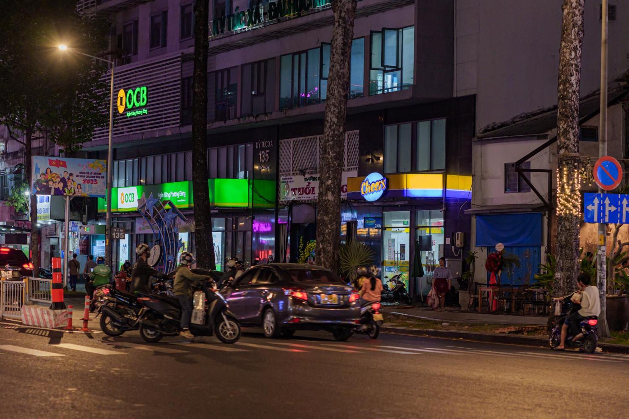 Entire 5-6brs House In Saigon Centre *