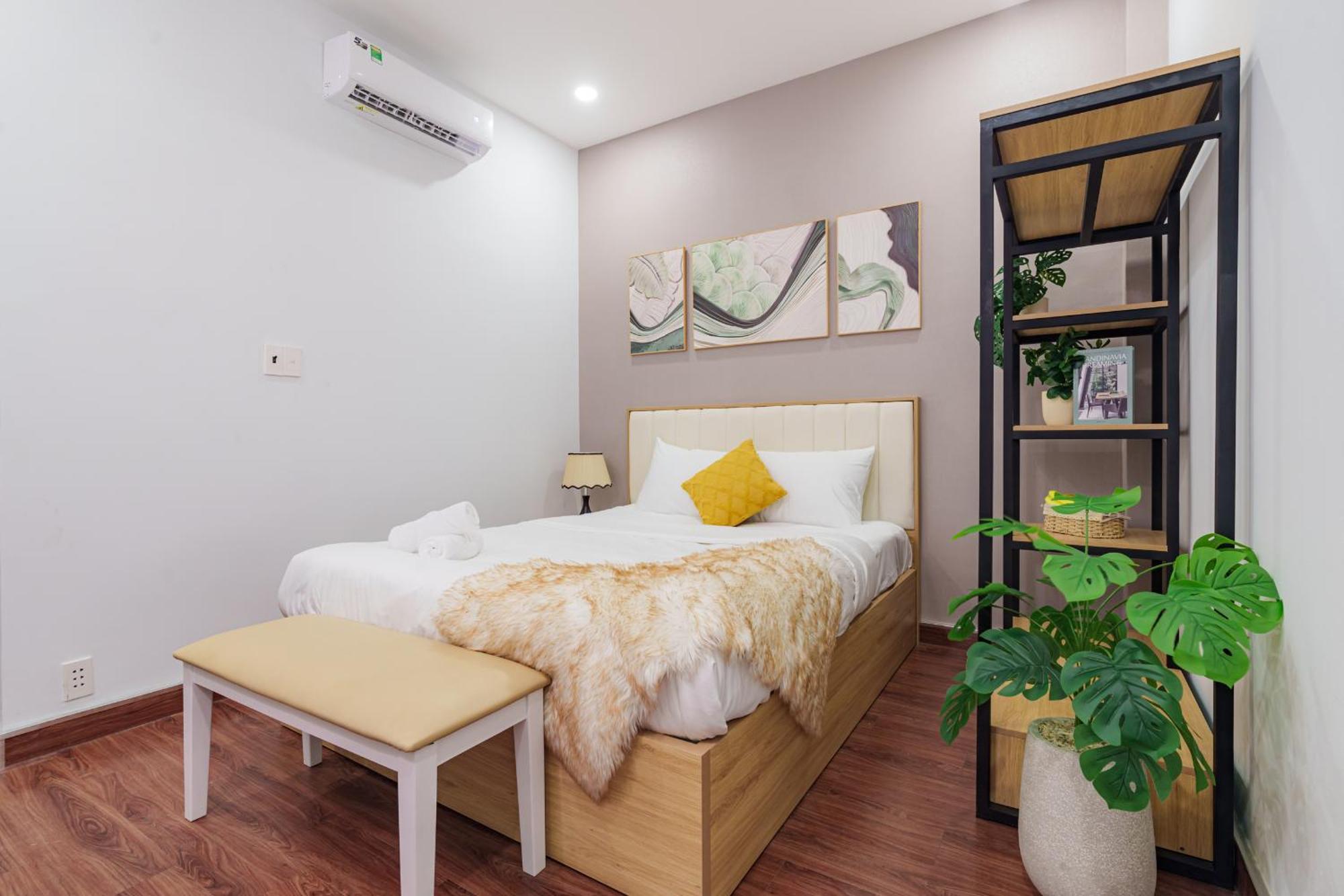 Entire 5-6brs House In Saigon Centre *