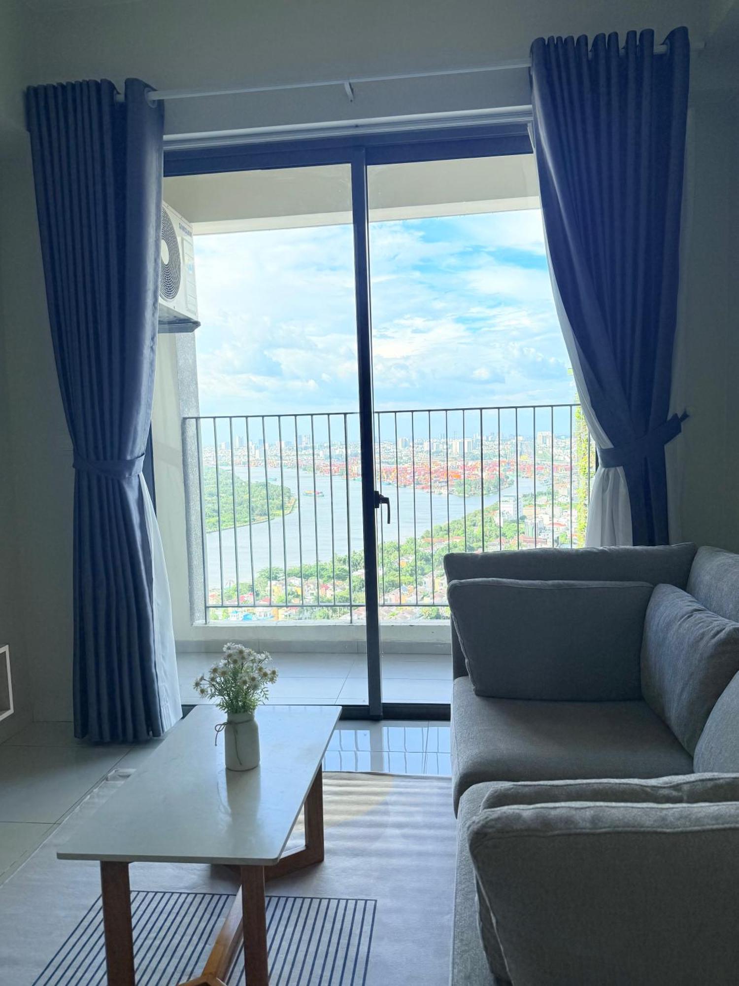 2 Bedroom River View Gym &pool At Masteri An Phu Apartment Ho Chi Minh City