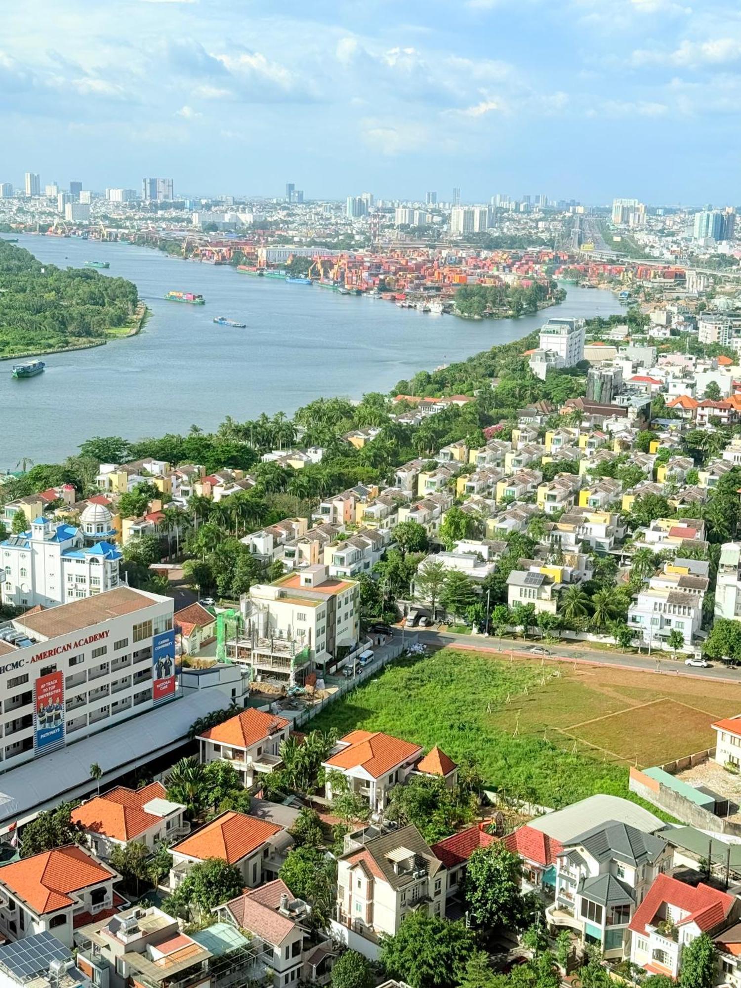 2 Bedroom River View Gym &pool At Masteri An Phu Apartment Ho Chi Minh City