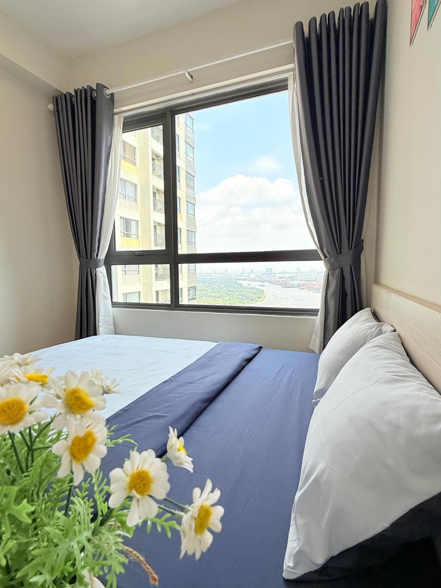 2 Bedroom River View Gym &pool At Masteri An Phu Apartment Ho Chi Minh City