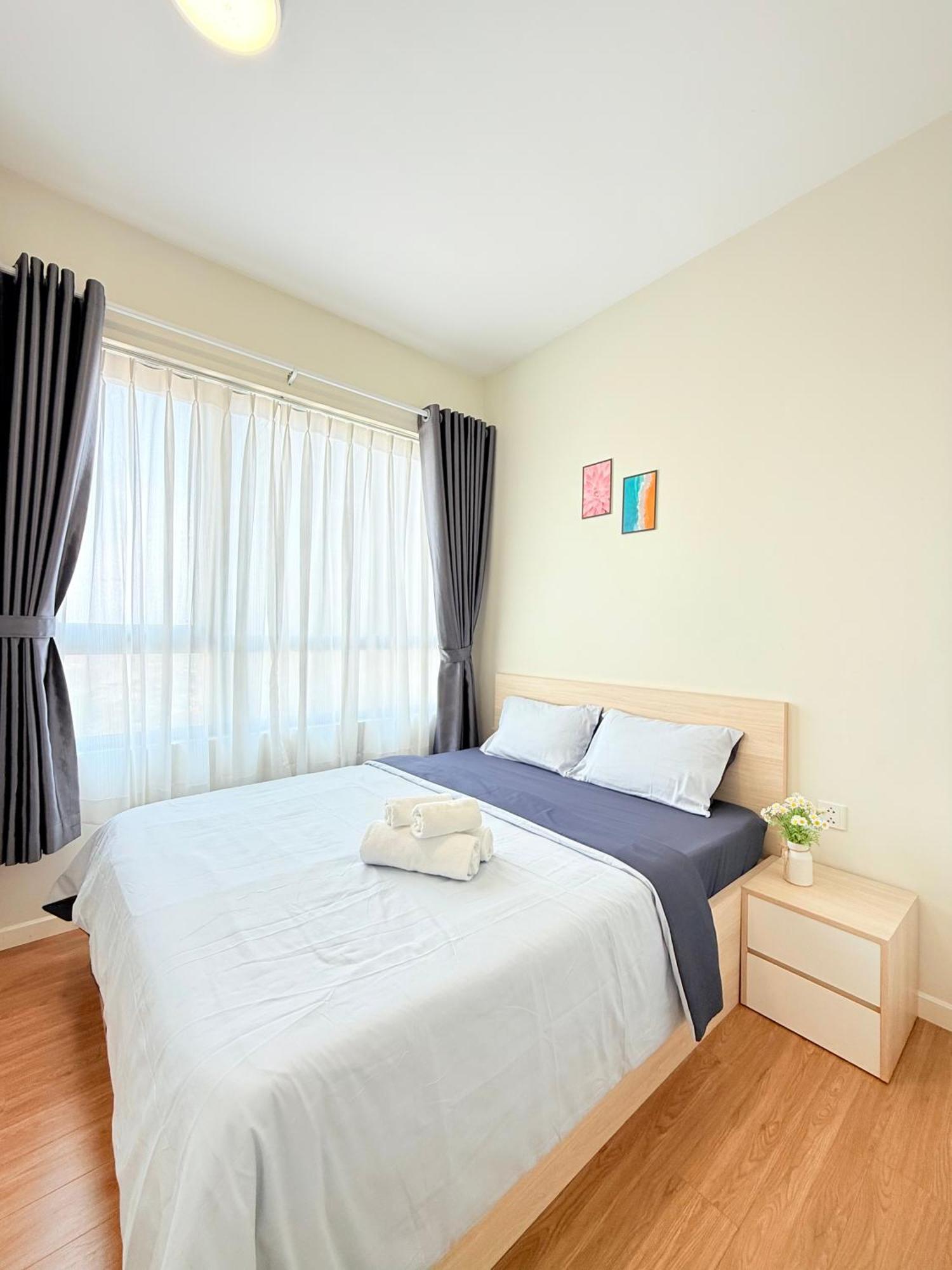 2 Bedroom River View Gym &pool At Masteri An Phu * Ho Chi Minh City