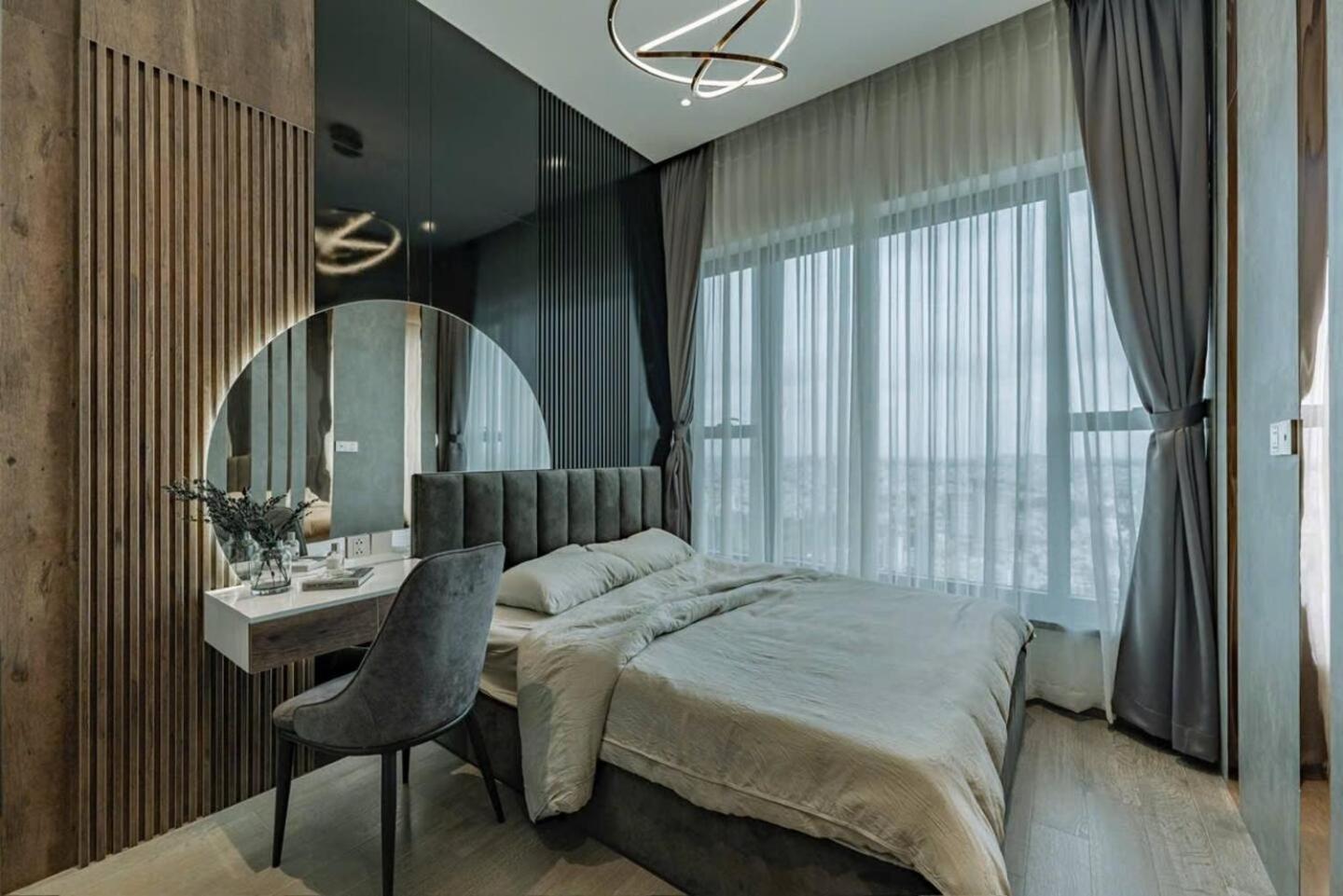The Marq Luxe Saigon Apartment *