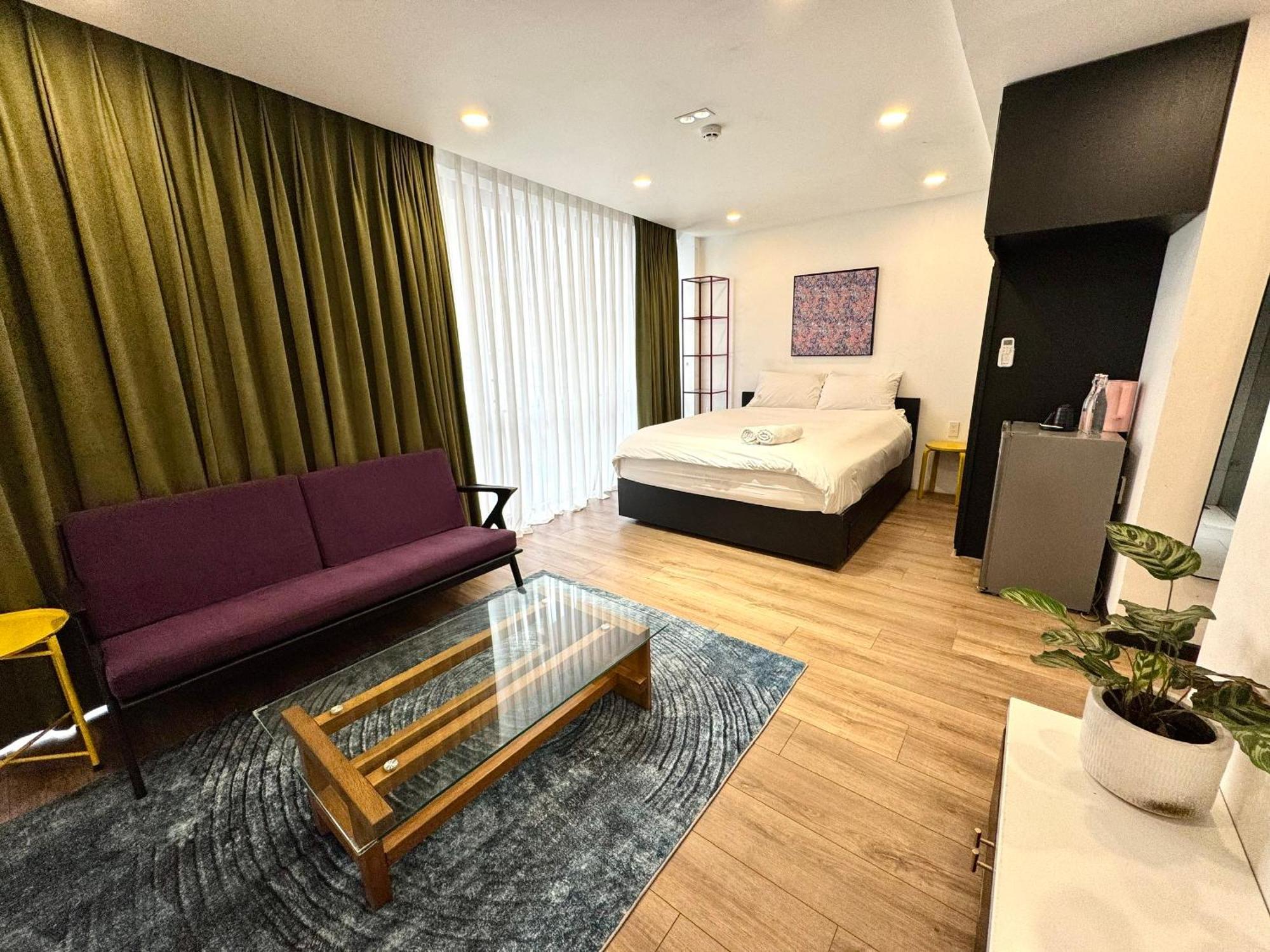 Noma Living - With Working Space For Nomad Apartment