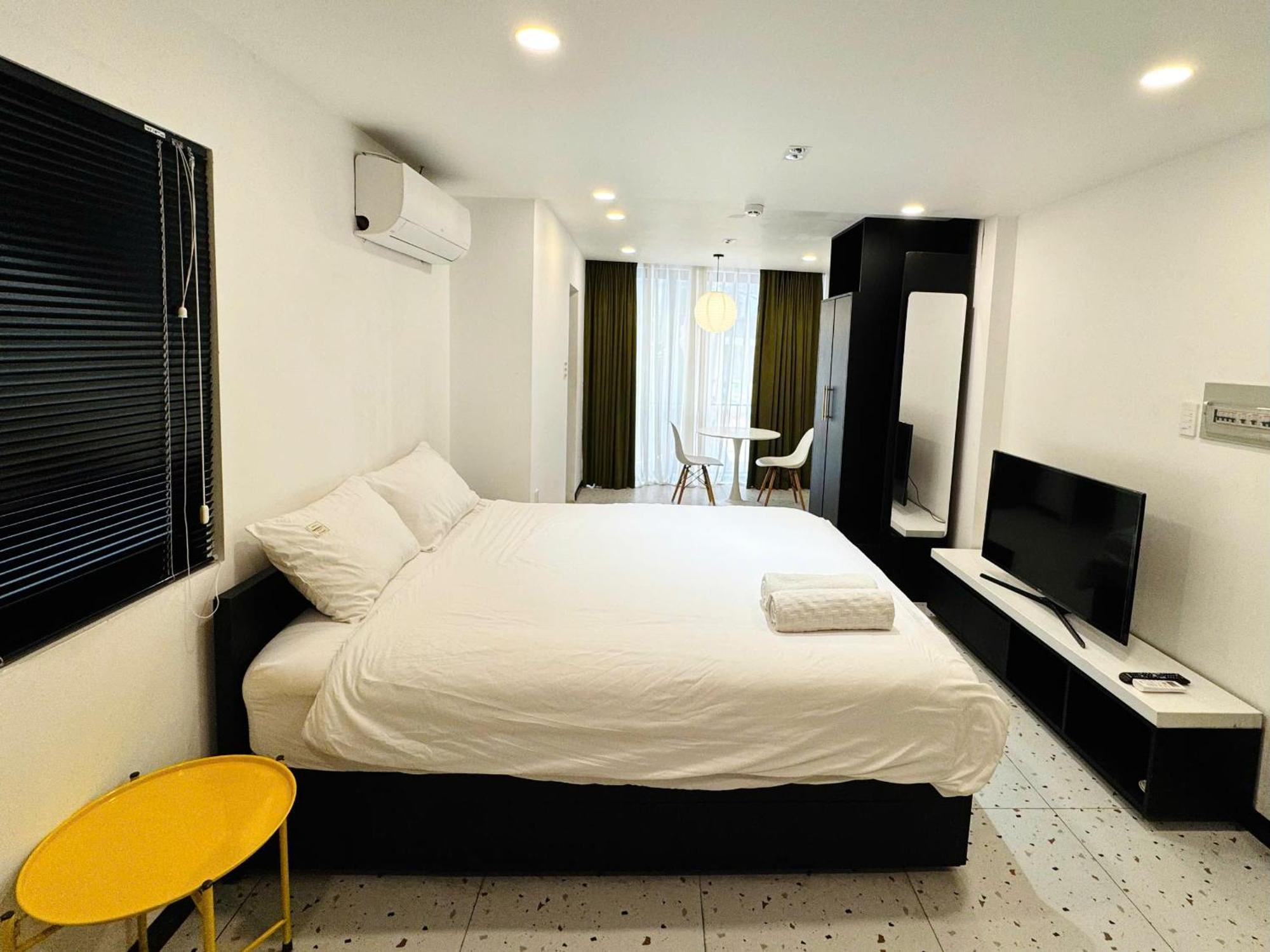 Noma Living - With Working Space For Nomad Apartment