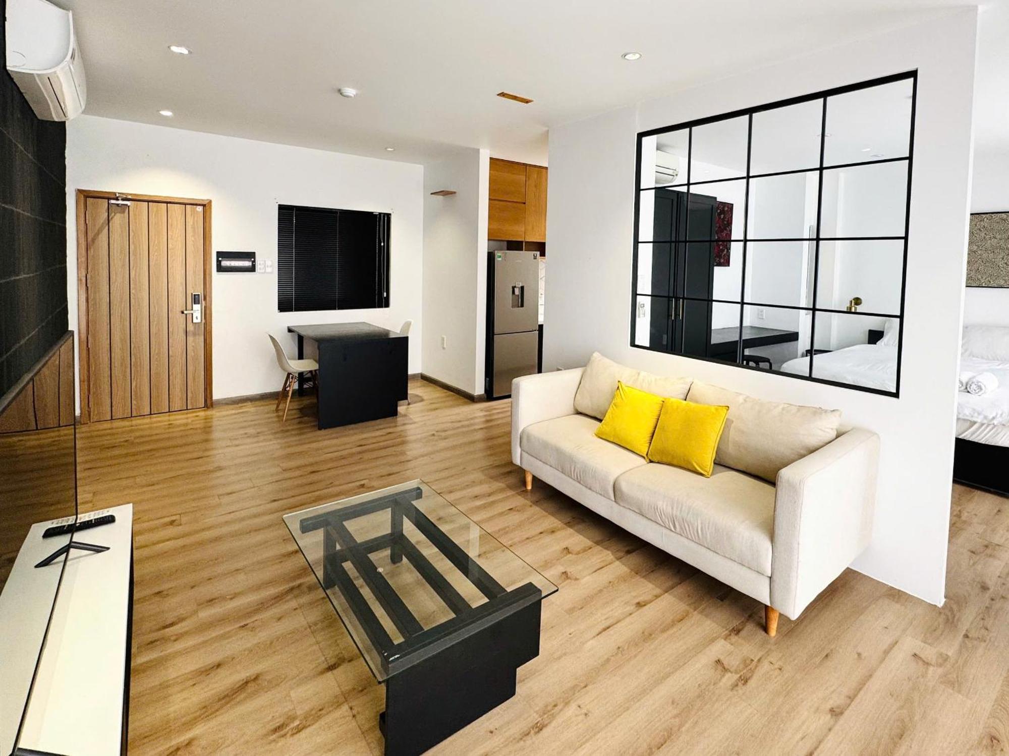 Noma Living - With Working Space For Nomad Apartment