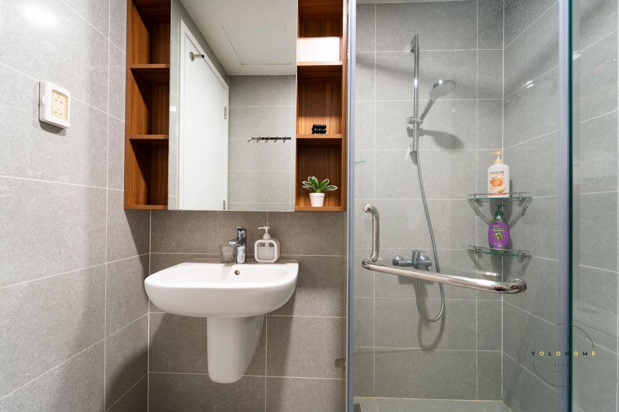 Apartment Elegant 2 Bedroom- Good Location- Yolohomesaigon- Terra