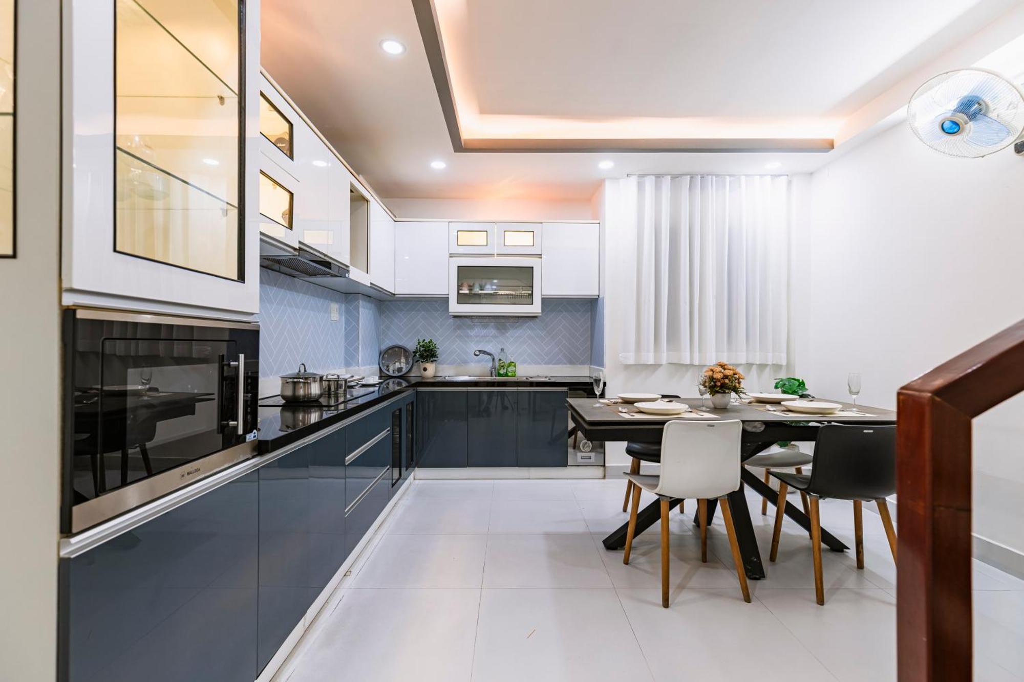 Holiday home Entire 5-6brs House In Saigon Centre