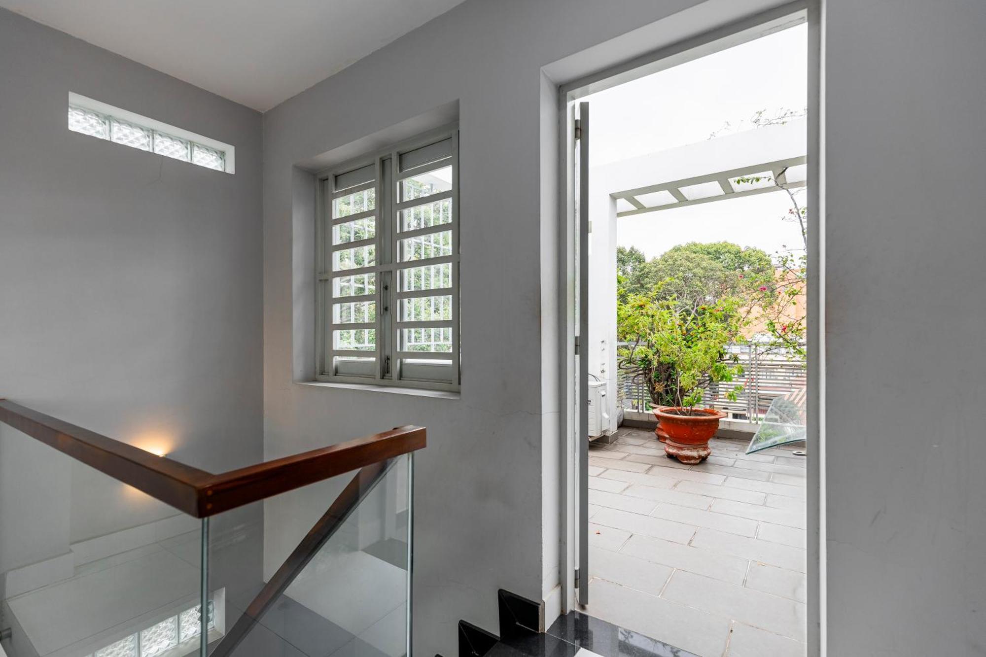 Entire 5-6brs House In Saigon Centre