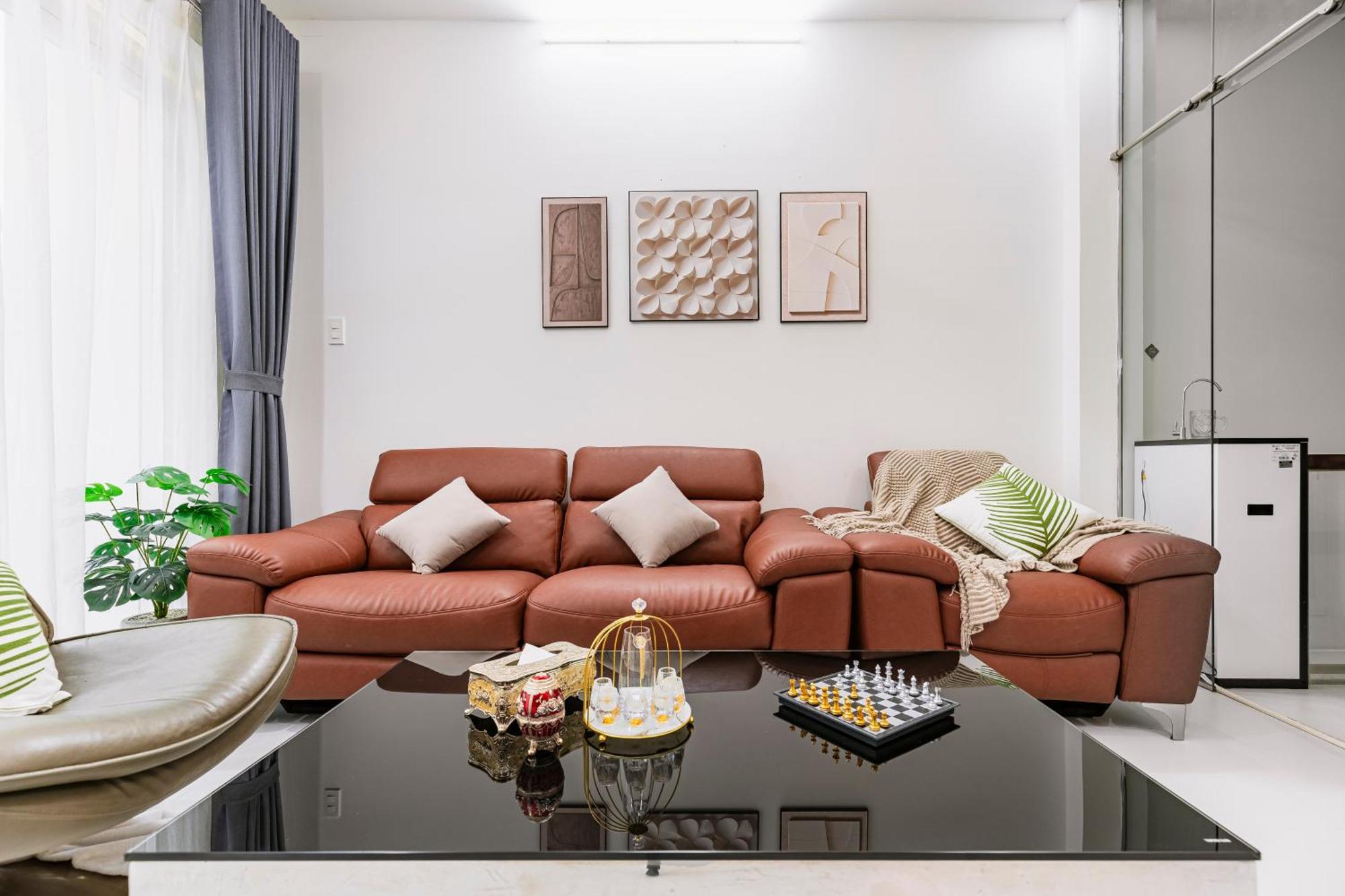 Entire 5-6brs House In Saigon Centre