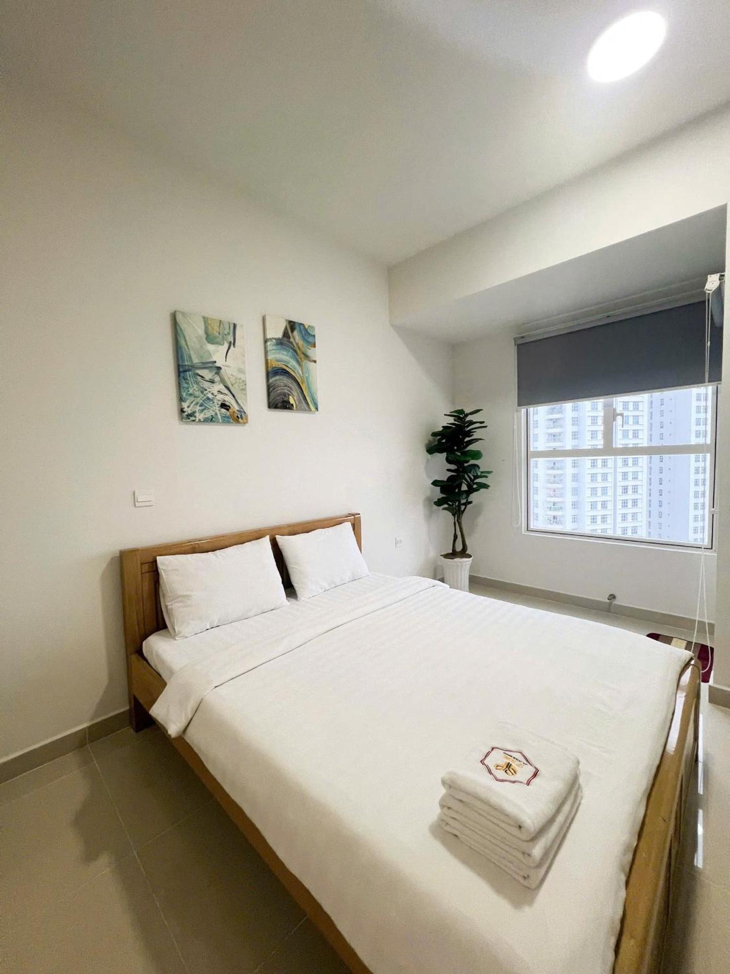 Sunrise City- Lotte Mart Quan 7 *