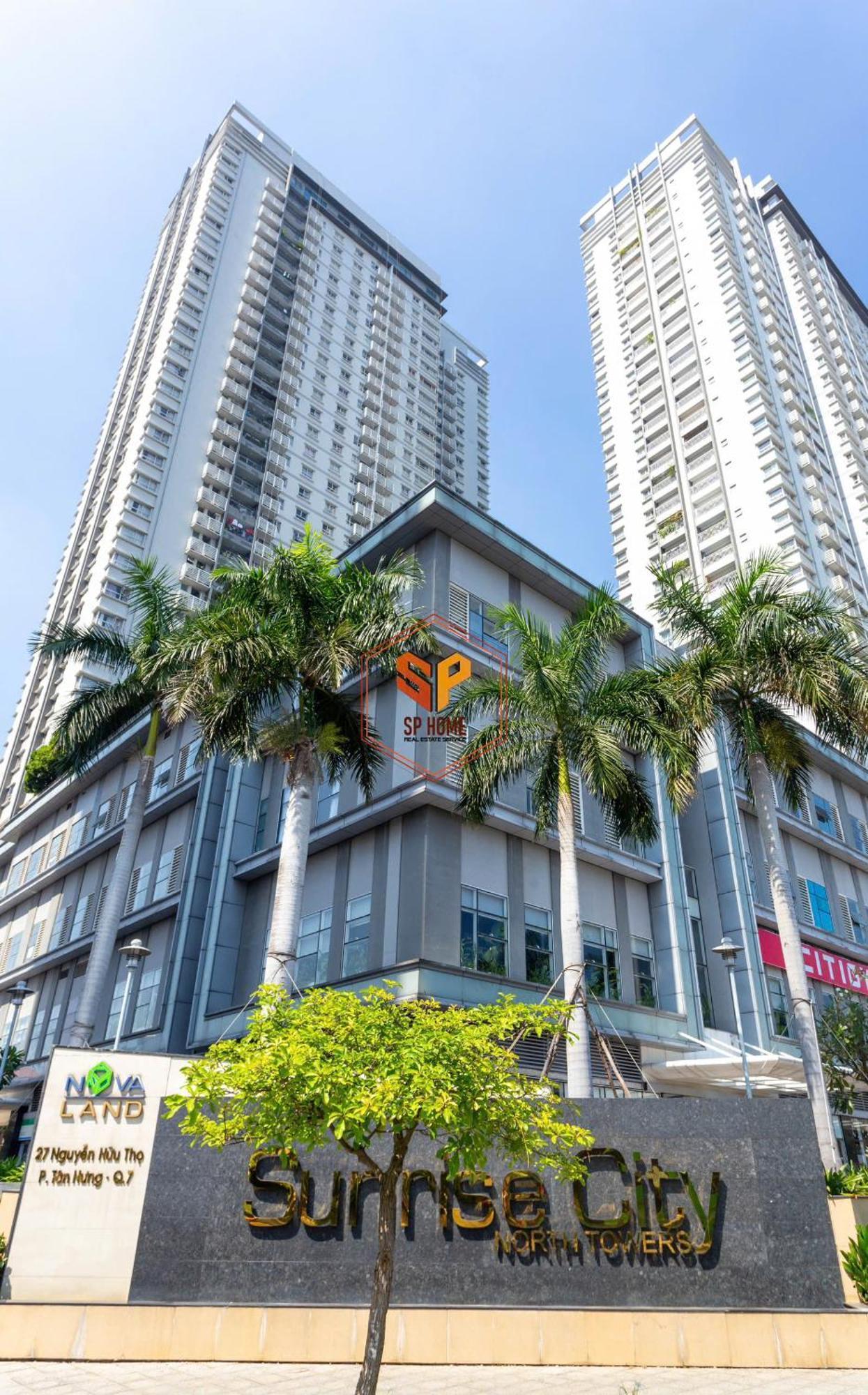 Sunrise City- Lotte Mart Quan 7 *