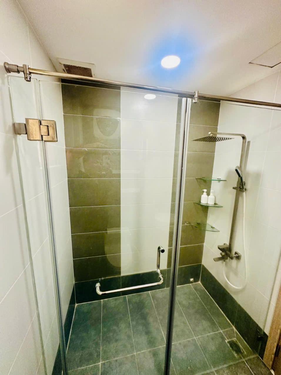 Three Bedrooms Scenic Valley 1 * Ho Chi Minh City