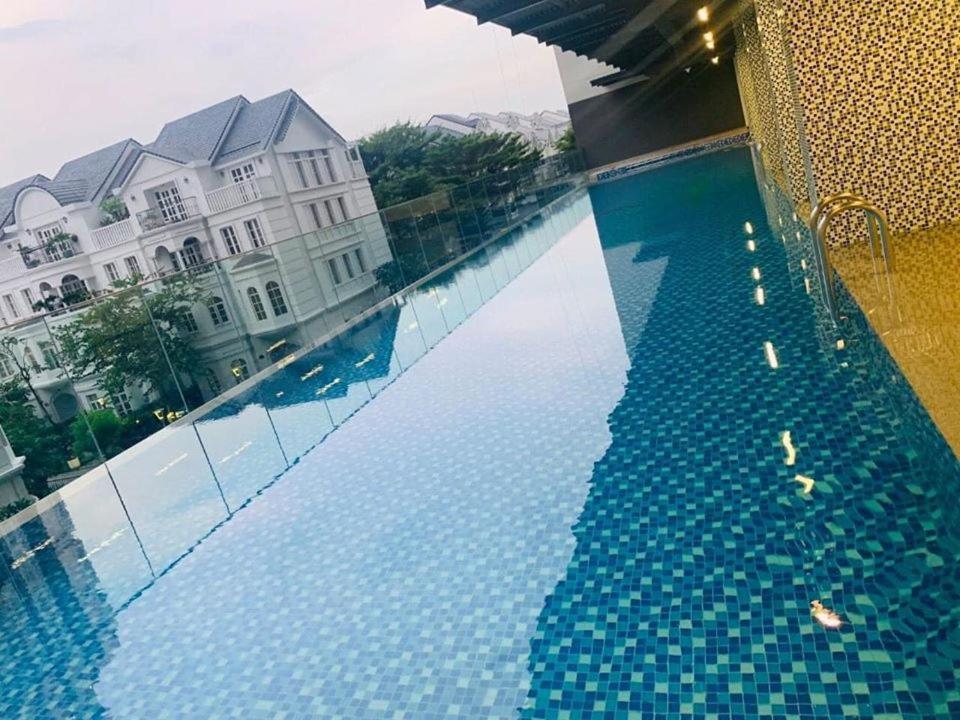 Opal Tower Saigon Pearl *