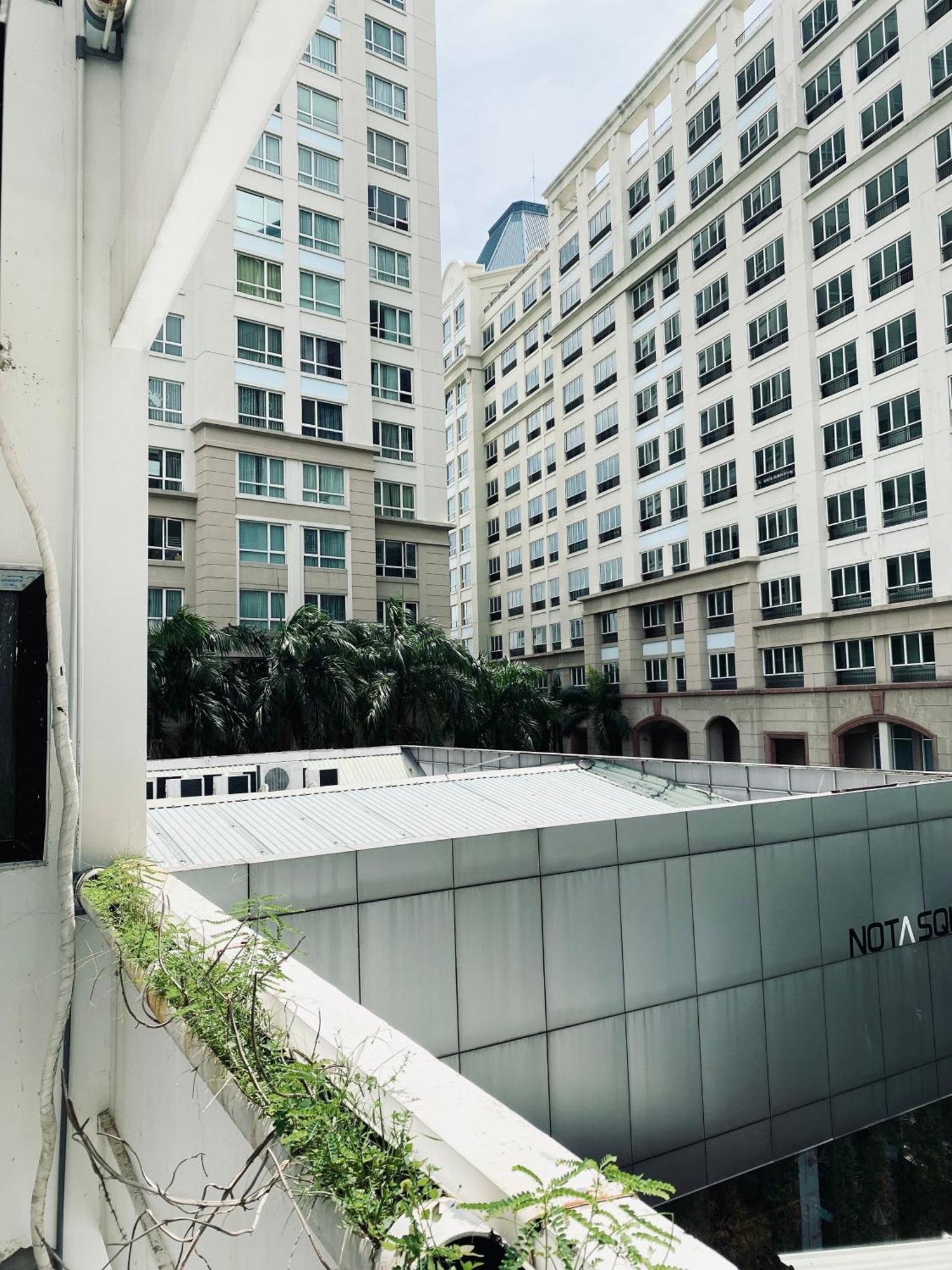 Noma Living - With Working Space For Nomad Apartment