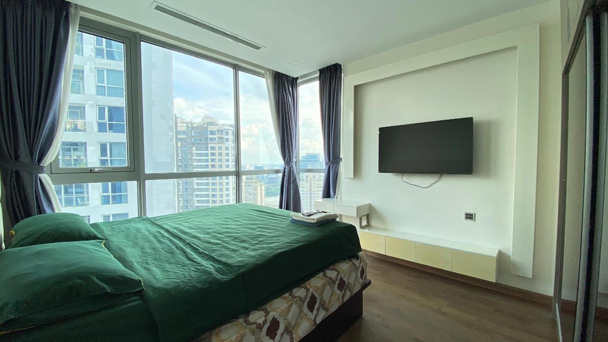 - Vinhomes Park, Landmark 81 Area & Ice Skating Rink Apartment *