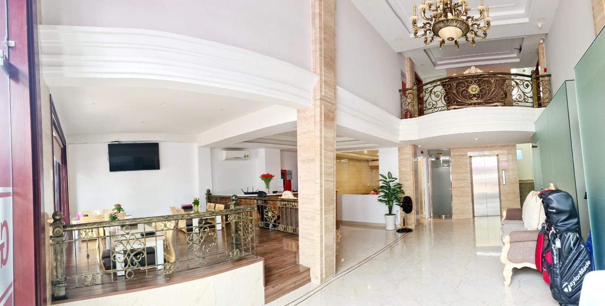 Garnet Hotel
