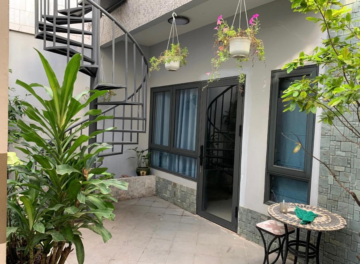 Tutaco Double With Front Small Yard Bed & Breakfast Ho Chi Minh City