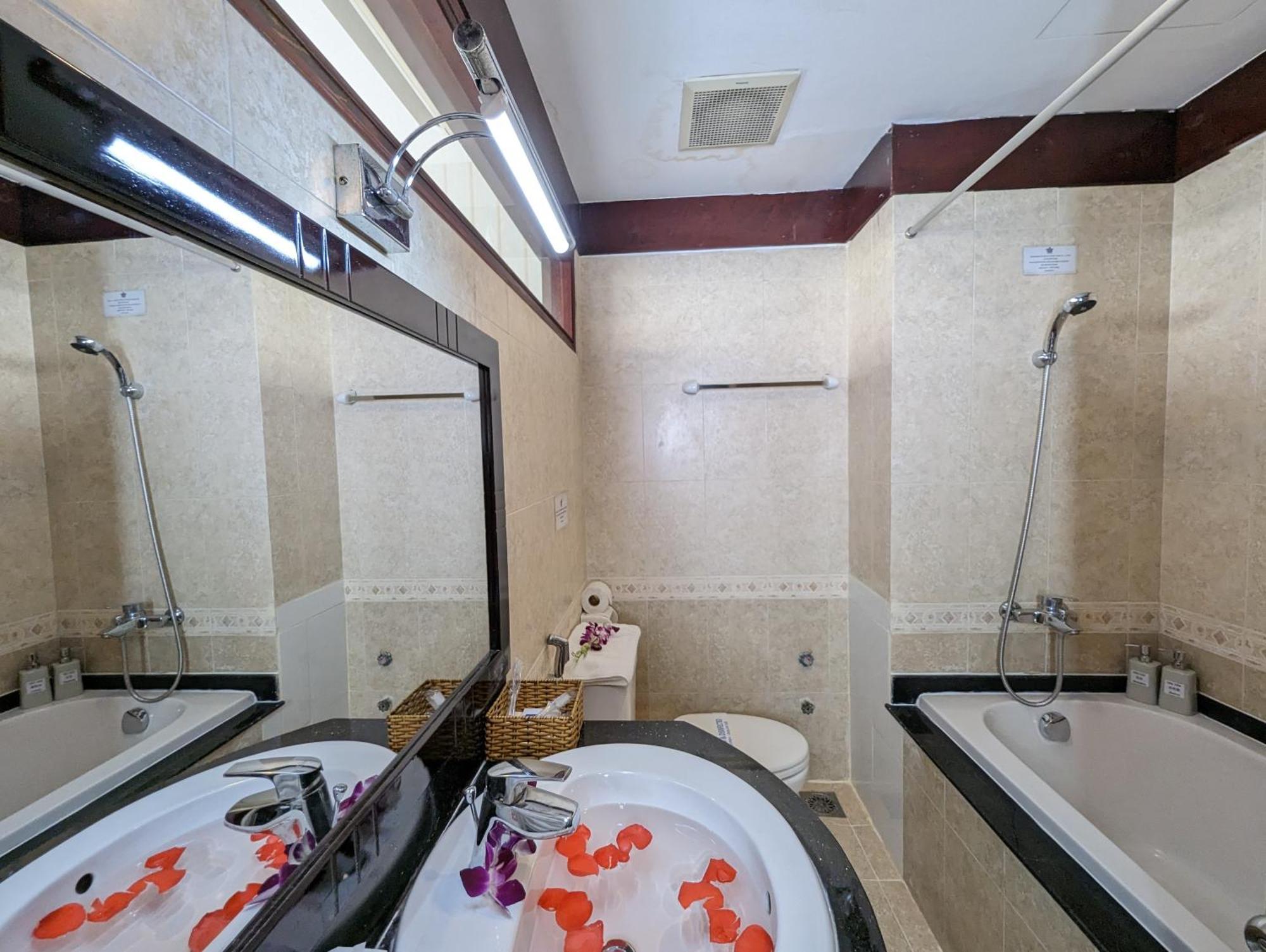 Hotel Dong Kinh