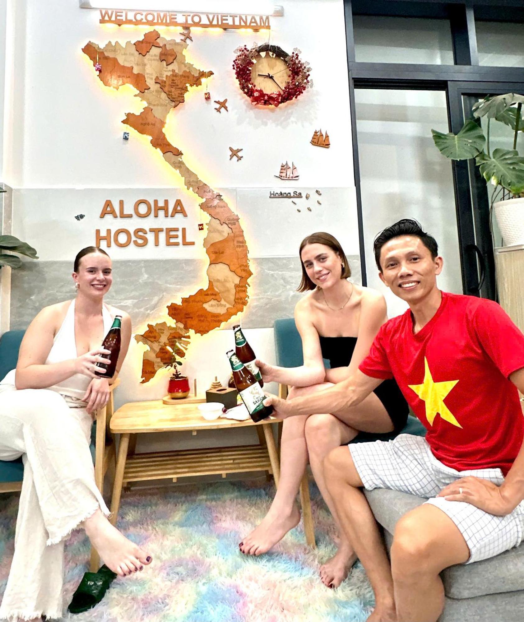 Hostel Aloha Saigon Premium By Local Travel Experts - Newly Opened, Less-touristy Location, Spacious Rooms, Glass Shower Bathroom, Free Breakfast & Walking Tour *
