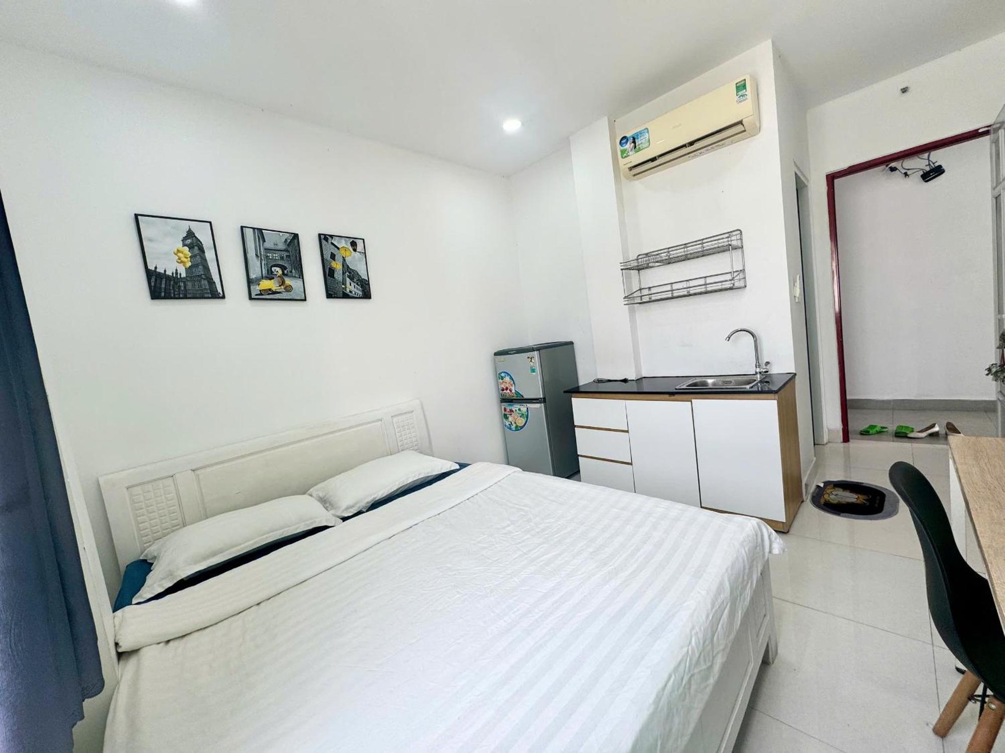 Dlux Bui Them Aparthotel