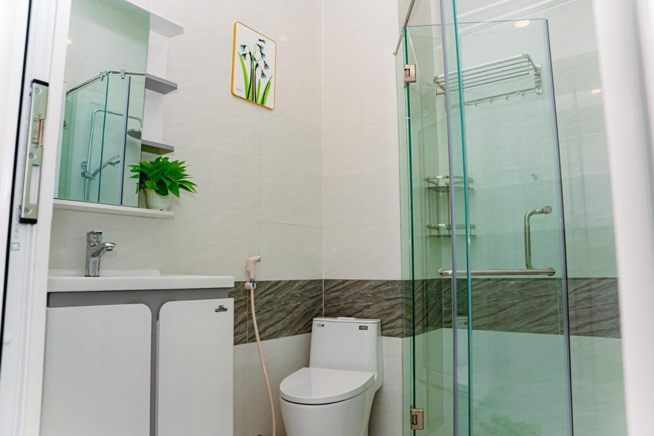 Aloha Saigon Premium By Local Travel Experts - Newly Opened, Less-touristy Location, Spacious Rooms, Glass Shower Bathroom, Free Breakfast & Walking Tour Ho Chi Minh City
