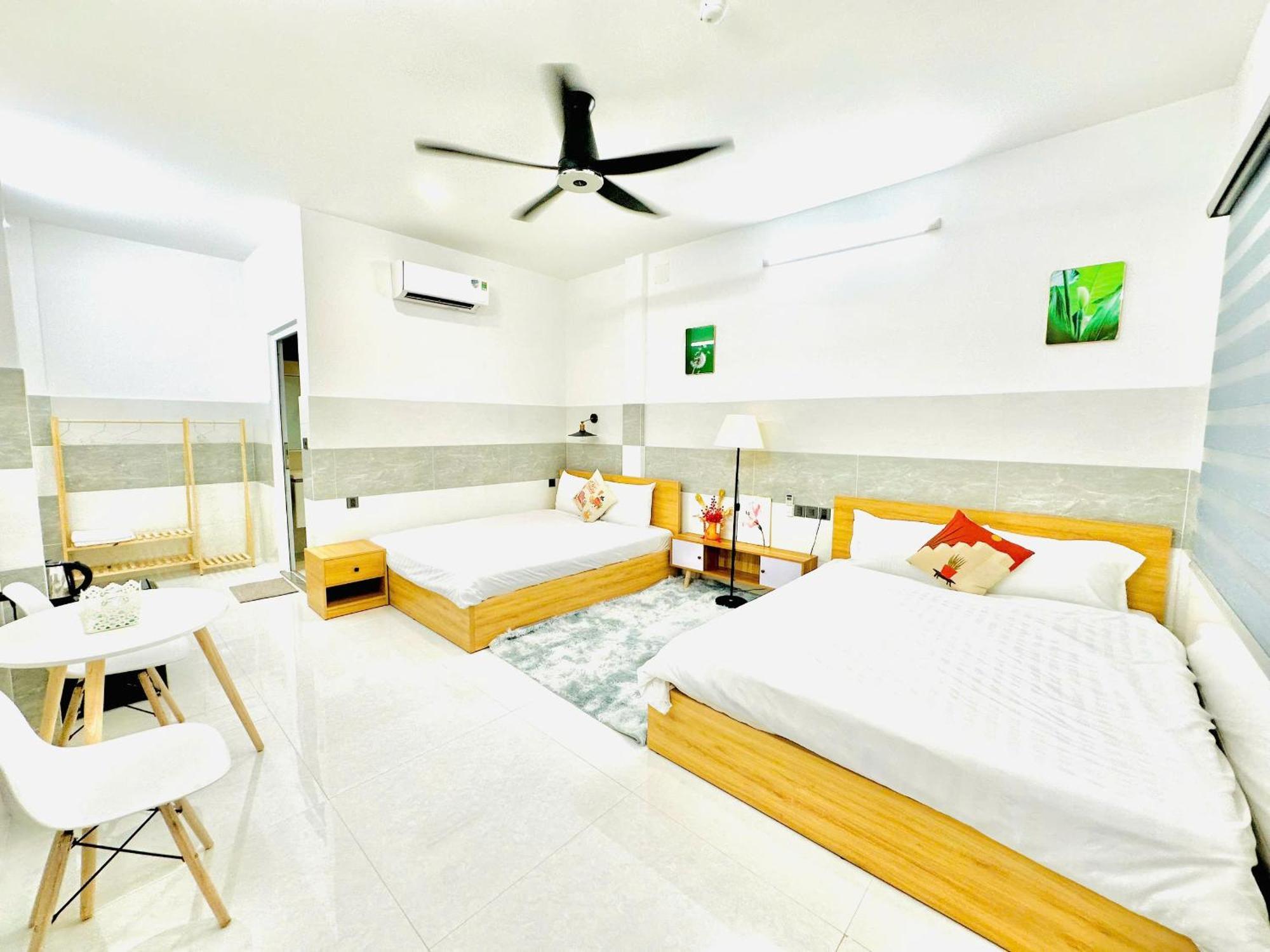 Aloha Saigon Premium By Local Travel Experts - Newly Opened, Less-touristy Location, Spacious Rooms, Glass Shower Bathroom, Free Breakfast & Walking Tour * Ho Chi Minh City