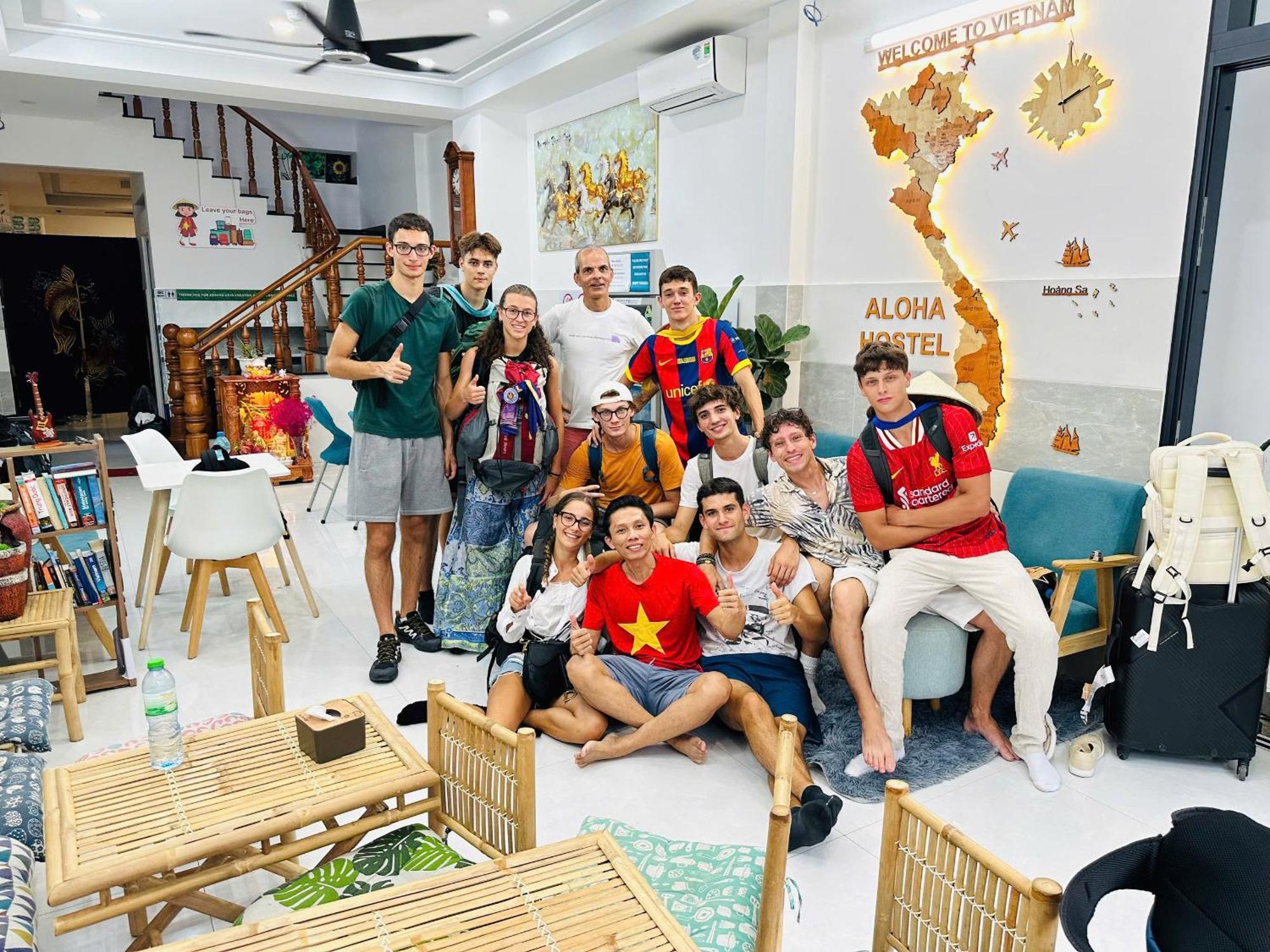 Aloha Saigon Premium By Local Travel Experts - Newly Opened, Less-touristy Location, Spacious Rooms, Glass Shower Bathroom, Free Breakfast & Walking Tour Hostel