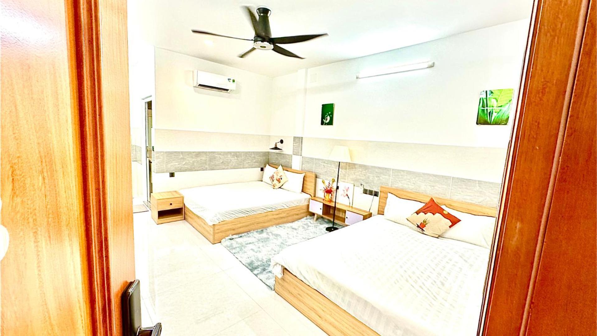 Aloha Saigon Premium By Local Travel Experts - Newly Opened, Less-touristy Location, Spacious Rooms, Glass Shower Bathroom, Free Breakfast & Walking Tour Ho Chi Minh City