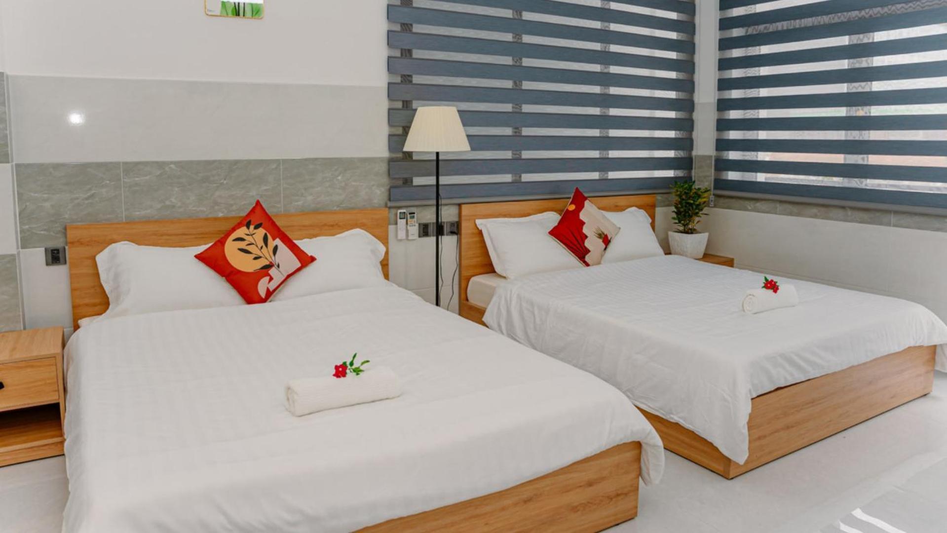 Aloha Saigon Premium By Local Travel Experts - Newly Opened, Less-touristy Location, Spacious Rooms, Glass Shower Bathroom, Free Breakfast & Walking Tour