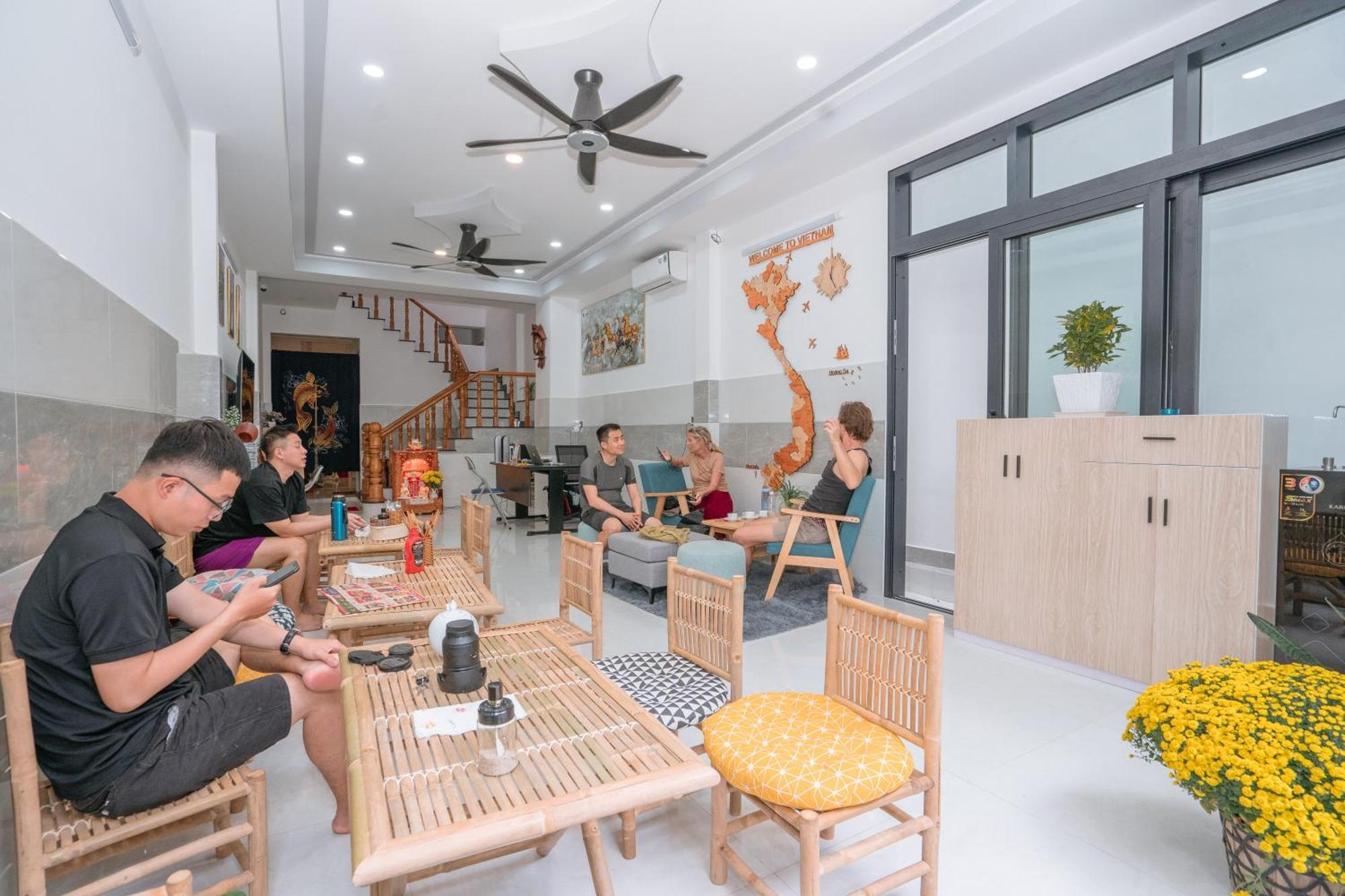 Hostel Aloha Saigon Premium By Local Travel Experts - Newly Opened, Less-touristy Location, Spacious Rooms, Glass Shower Bathroom, Free Breakfast & Walking Tour *