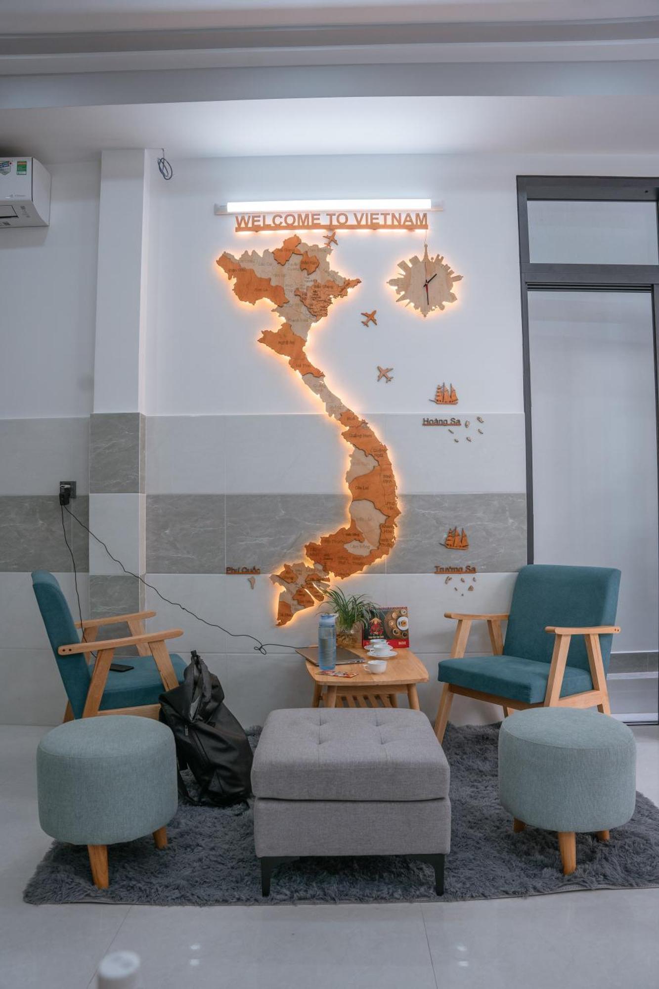 Aloha Saigon Premium By Local Travel Experts - Newly Opened, Less-touristy Location, Spacious Rooms, Glass Shower Bathroom, Free Breakfast & Walking Tour Hostel Ho Chi Minh City