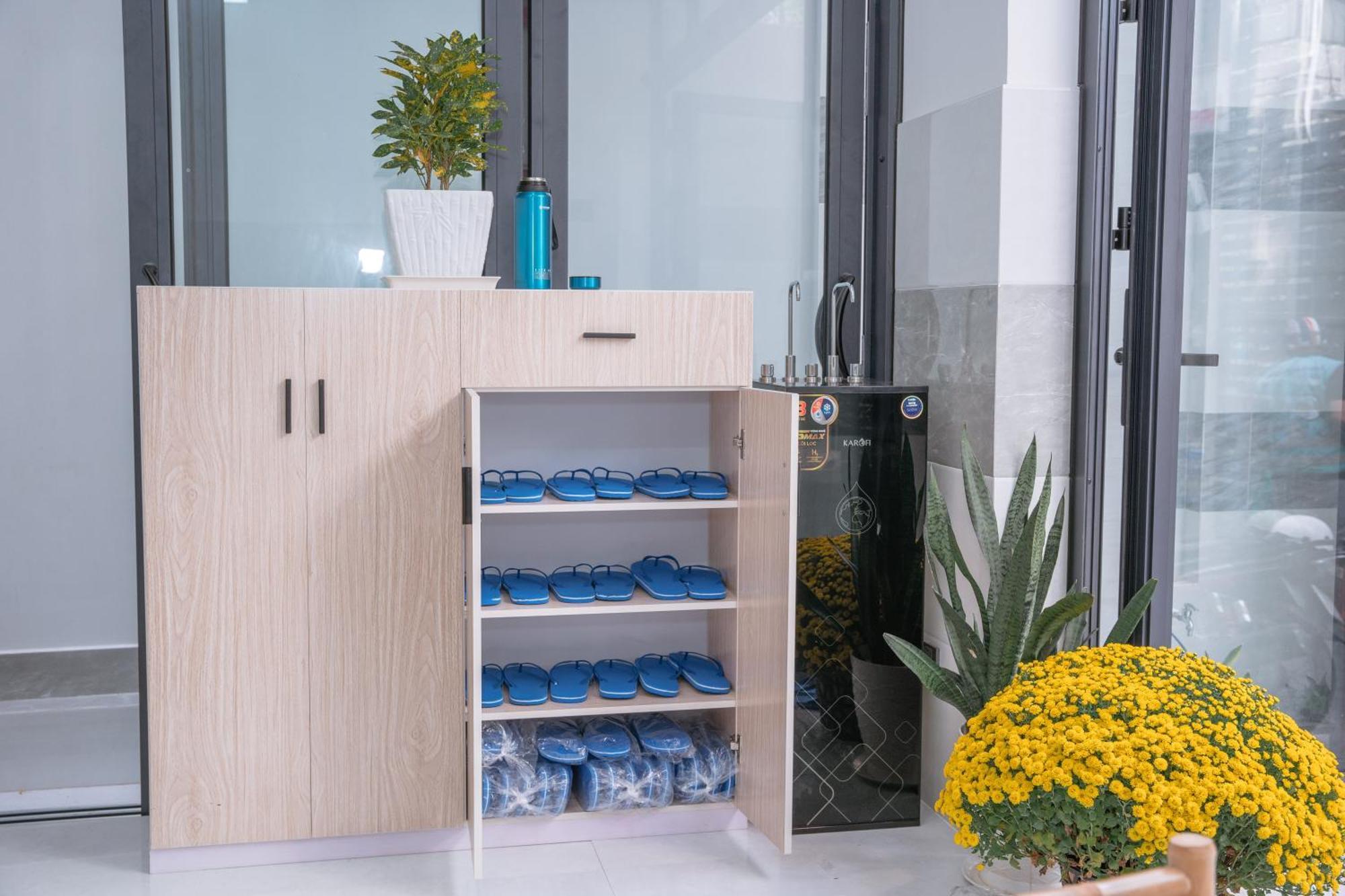Hostel Aloha Saigon Premium By Local Travel Experts - Newly Opened, Less-touristy Location, Spacious Rooms, Glass Shower Bathroom, Free Breakfast & Walking Tour Ho Chi Minh City