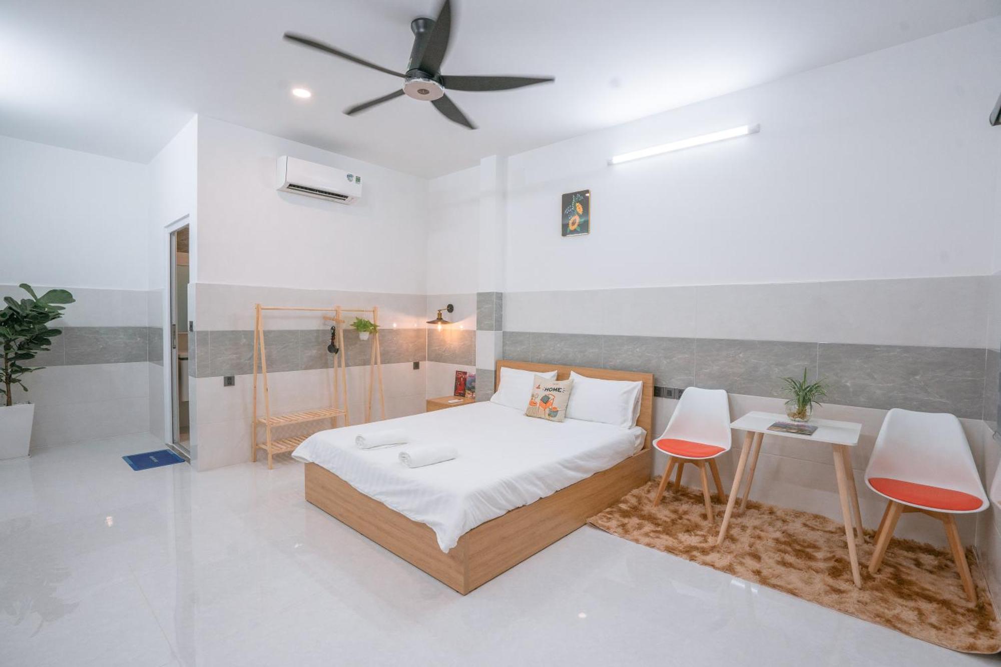 Aloha Saigon Premium By Local Travel Experts - Newly Opened, Less-touristy Location, Spacious Rooms, Glass Shower Bathroom, Free Breakfast & Walking Tour Ho Chi Minh City