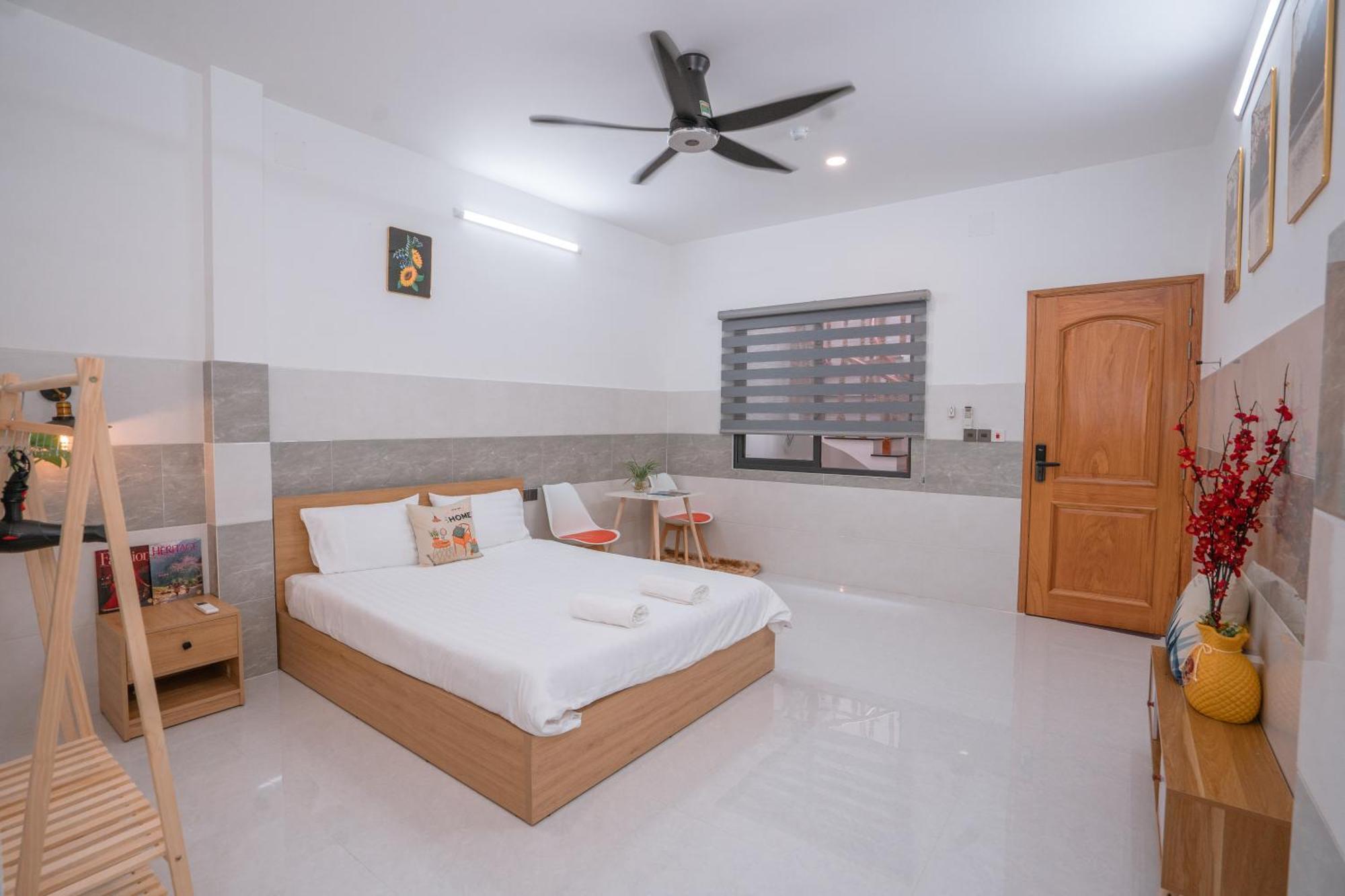 Hostel Aloha Saigon Premium By Local Travel Experts - Newly Opened, Less-touristy Location, Spacious Rooms, Glass Shower Bathroom, Free Breakfast & Walking Tour Ho Chi Minh City