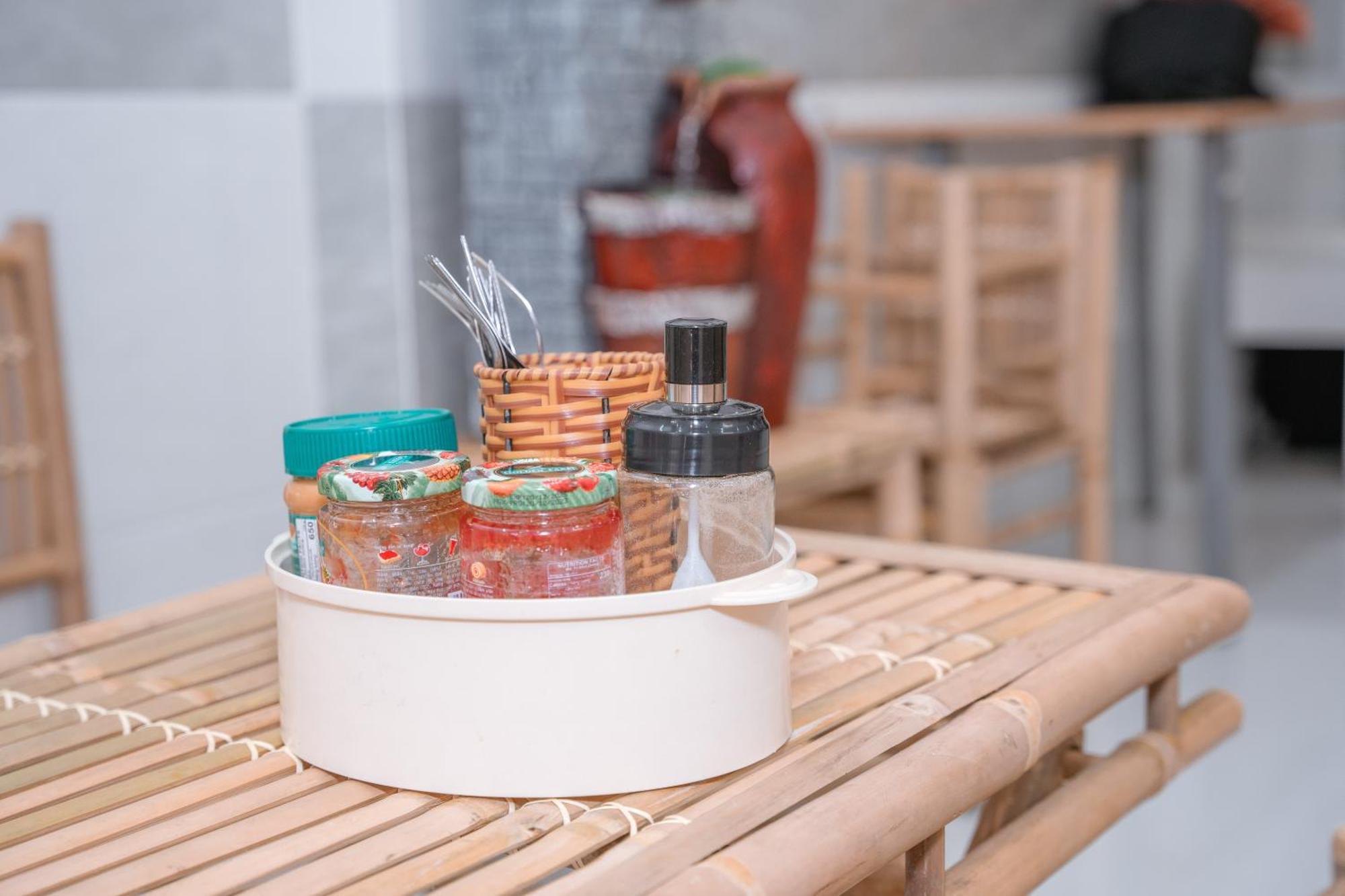 Aloha Saigon Premium By Local Travel Experts - Newly Opened, Less-touristy Location, Spacious Rooms, Glass Shower Bathroom, Free Breakfast & Walking Tour Hostel Ho Chi Minh City