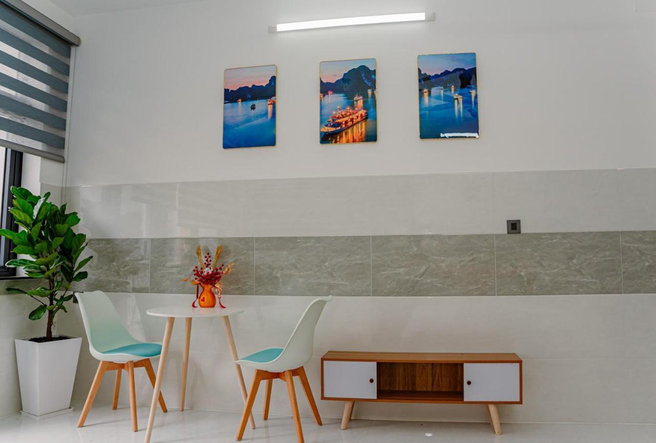 Aloha Saigon Premium By Local Travel Experts - Newly Opened, Less-touristy Location, Spacious Rooms, Glass Shower Bathroom, Free Breakfast & Walking Tour Hostel *