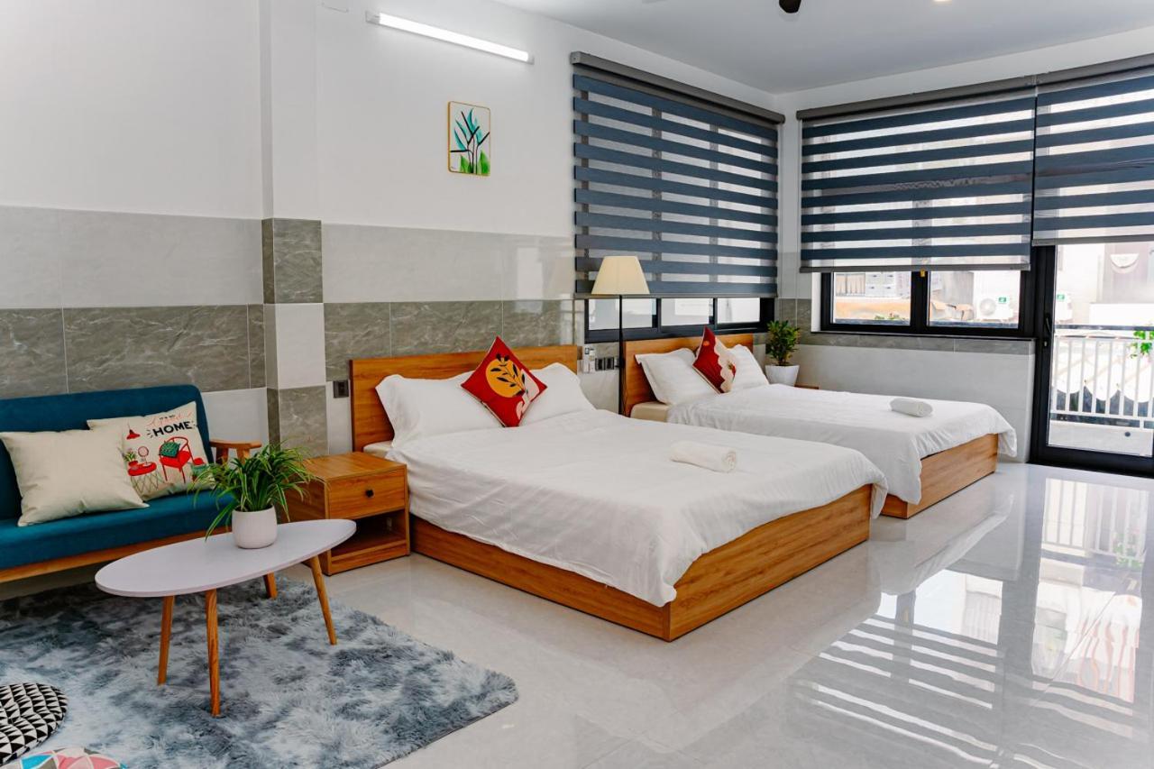 Aloha Saigon Premium By Local Travel Experts - Newly Opened, Less-touristy Location, Spacious Rooms, Glass Shower Bathroom, Free Breakfast & Walking Tour Hostel