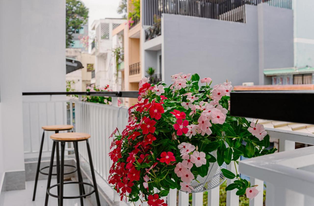 Aloha Saigon Premium By Local Travel Experts - Newly Opened, Less-touristy Location, Spacious Rooms, Glass Shower Bathroom, Free Breakfast & Walking Tour Hostel Ho Chi Minh City