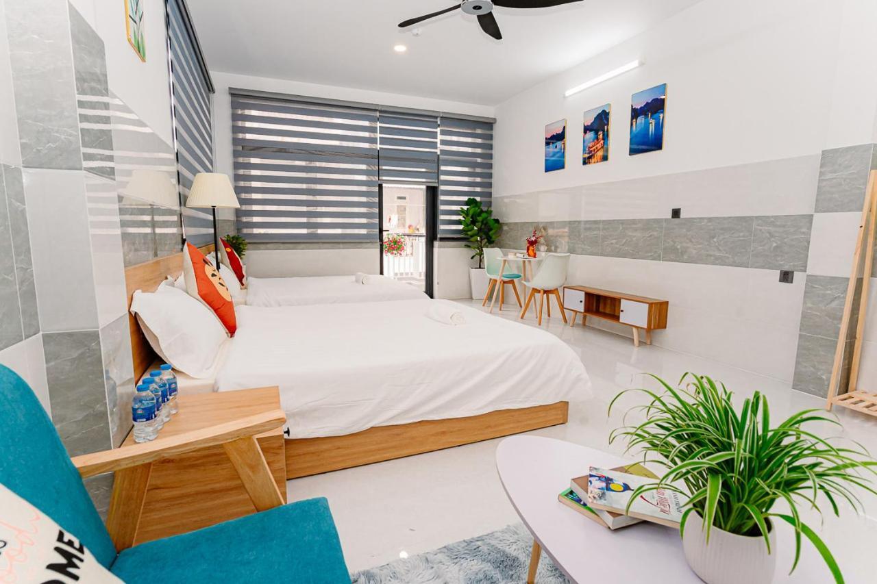 Hostel Aloha Saigon Premium By Local Travel Experts - Newly Opened, Less-touristy Location, Spacious Rooms, Glass Shower Bathroom, Free Breakfast & Walking Tour