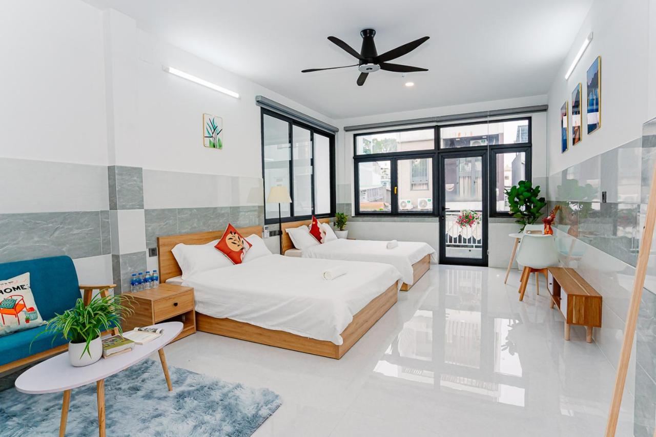 Aloha Saigon Premium By Local Travel Experts - Newly Opened, Less-touristy Location, Spacious Rooms, Glass Shower Bathroom, Free Breakfast & Walking Tour Hostel