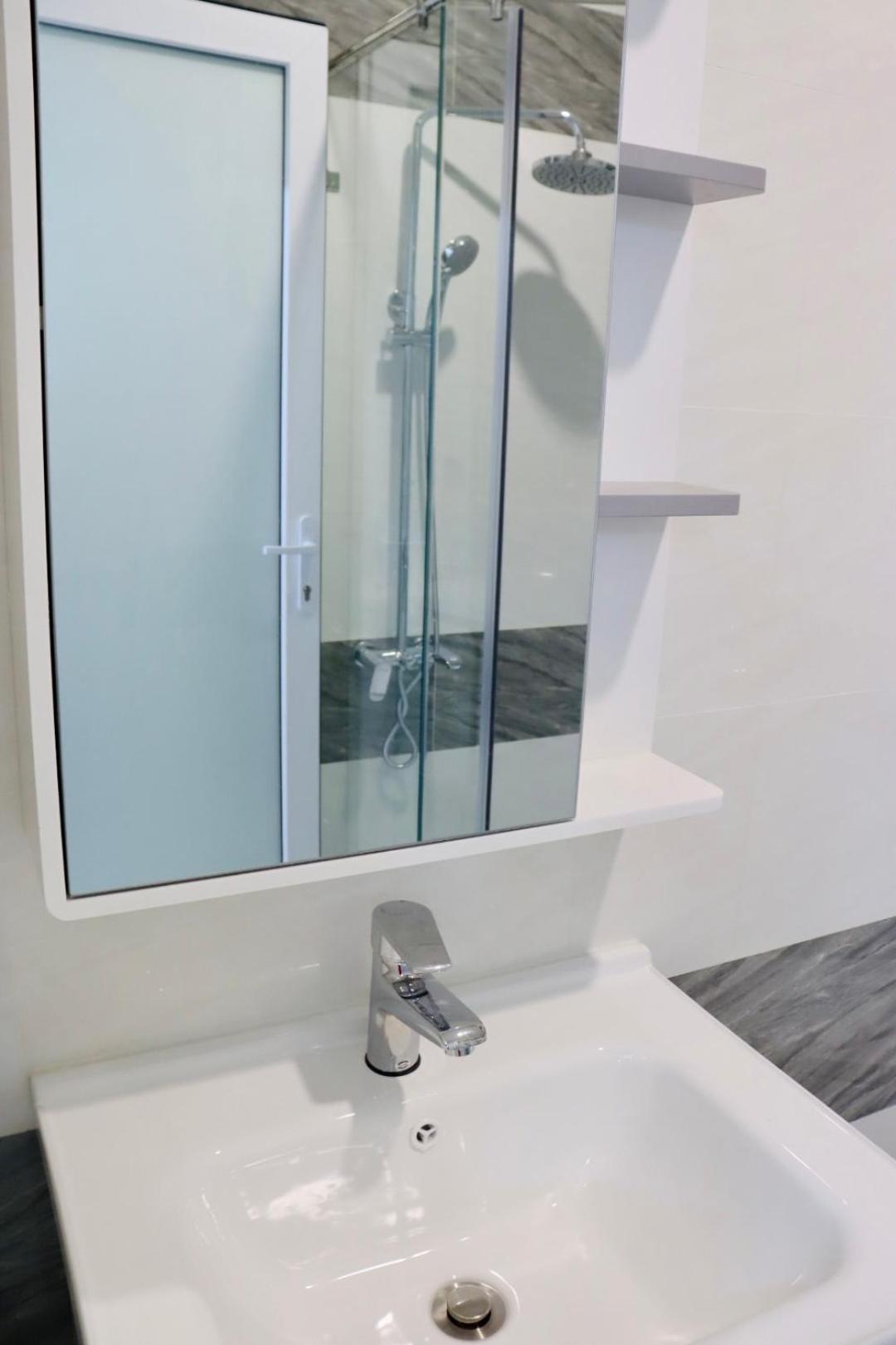 Aloha Saigon Premium By Local Travel Experts - Newly Opened, Less-touristy Location, Spacious Rooms, Glass Shower Bathroom, Free Breakfast & Walking Tour * Ho Chi Minh City