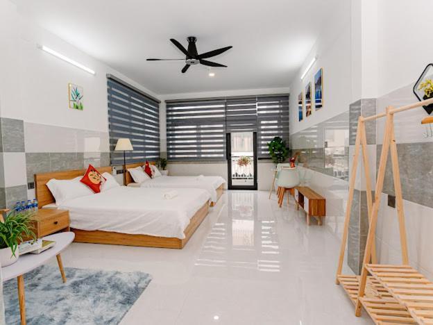 Hostel Aloha Saigon Premium By Local Travel Experts - Newly Opened, Less-touristy Location, Spacious Rooms, Glass Shower Bathroom, Free Breakfast & Walking Tour Ho Chi Minh City