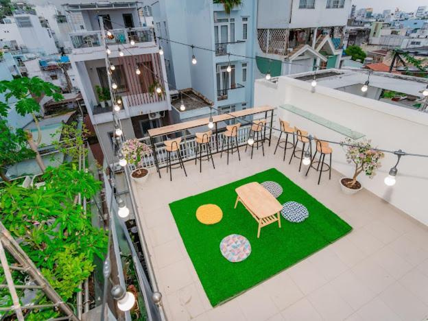 Aloha Saigon Premium By Local Travel Experts - Newly Opened, Less-touristy Location, Spacious Rooms, Glass Shower Bathroom, Free Breakfast & Walking Tour Hostel *